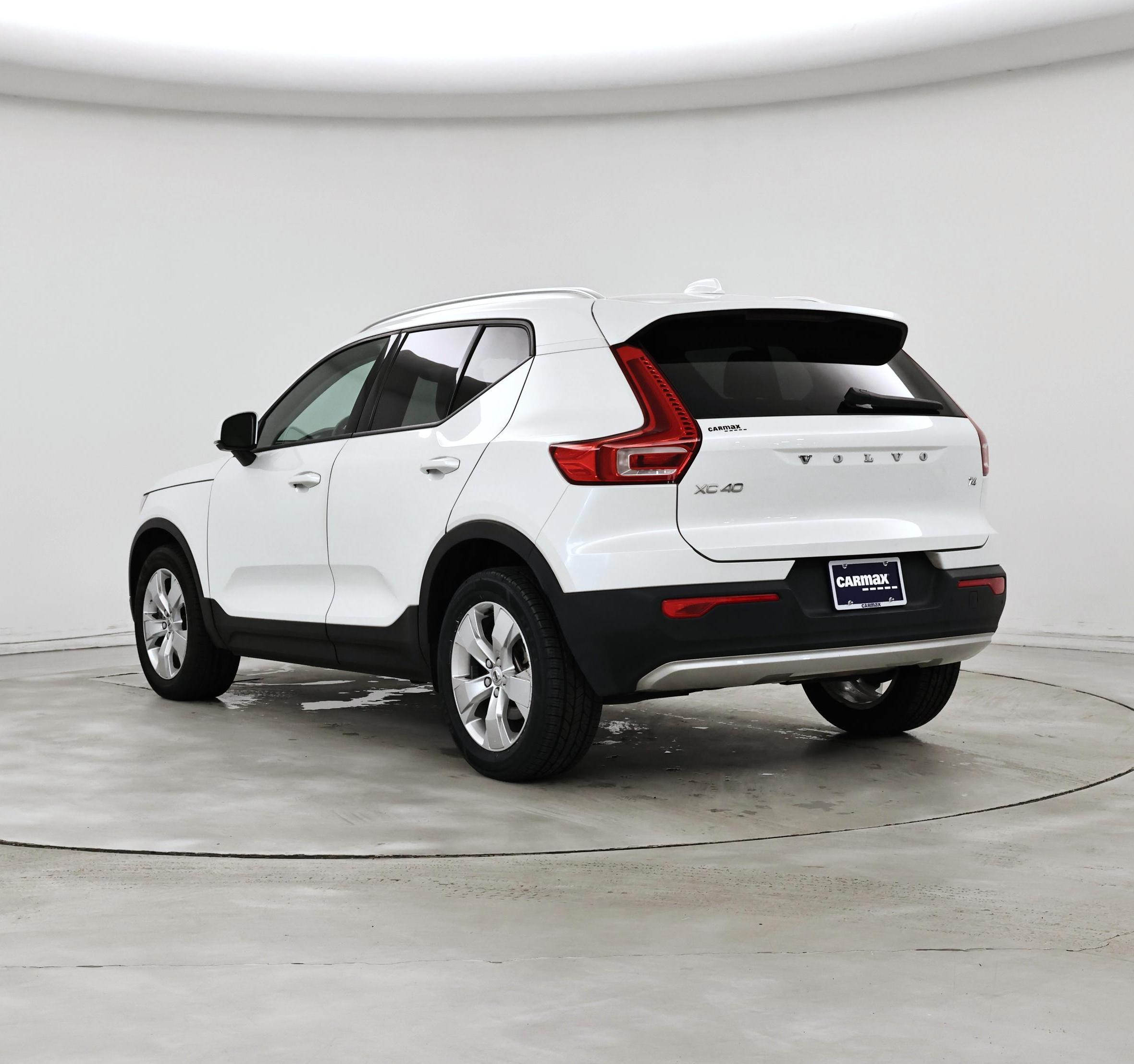 Thumbnail: 2021 Volvo XC40 - 2