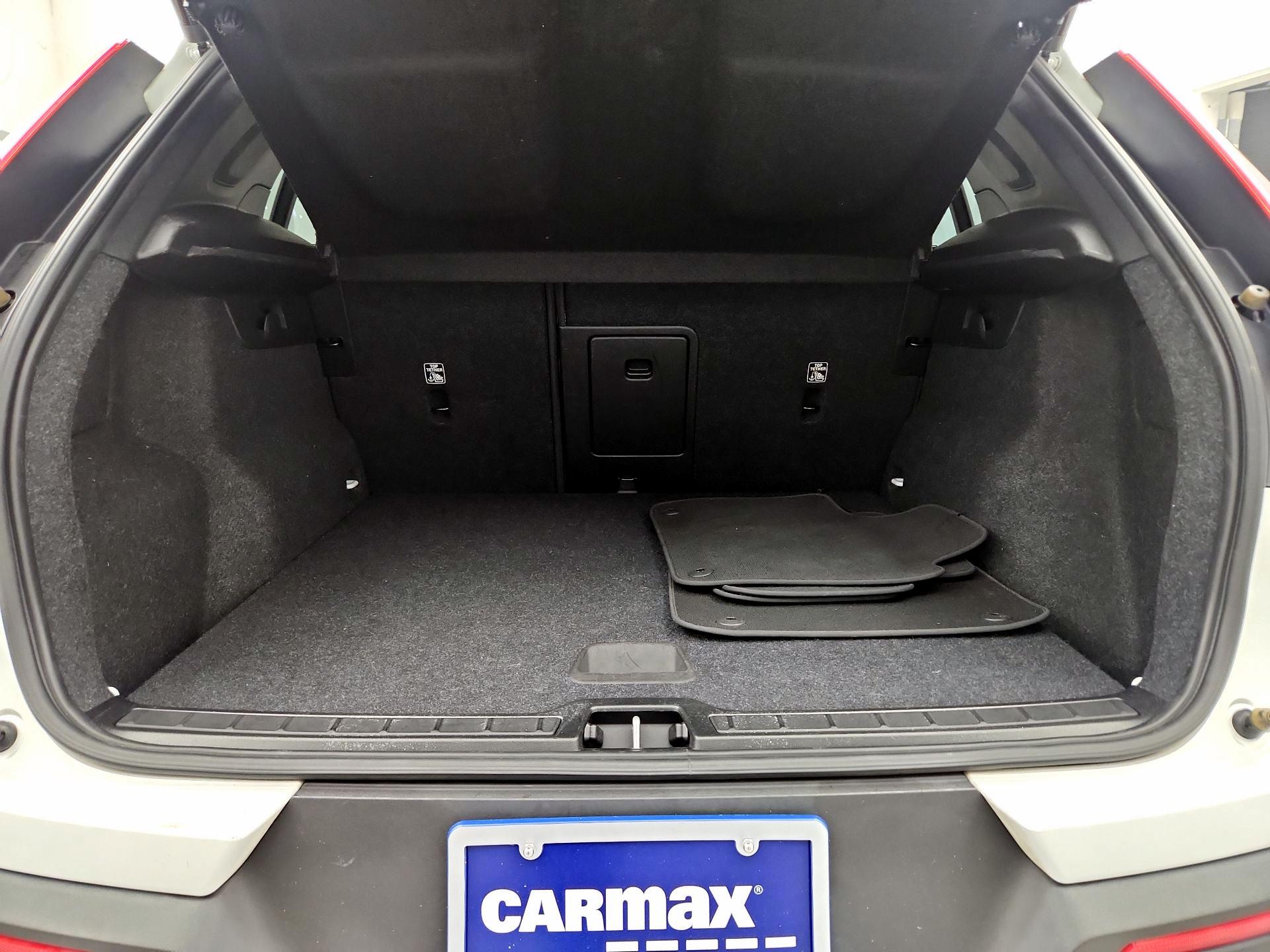 Thumbnail: 2021 Volvo XC40 - 20