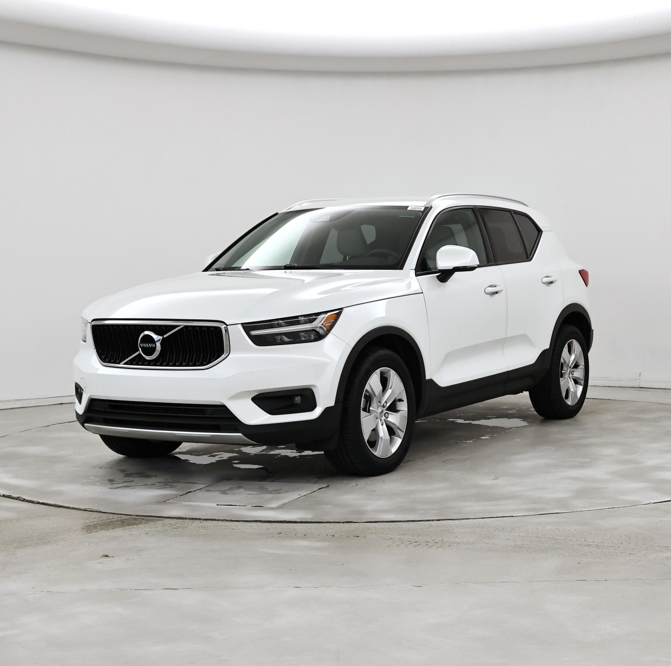 Thumbnail: 2021 Volvo XC40 - 4