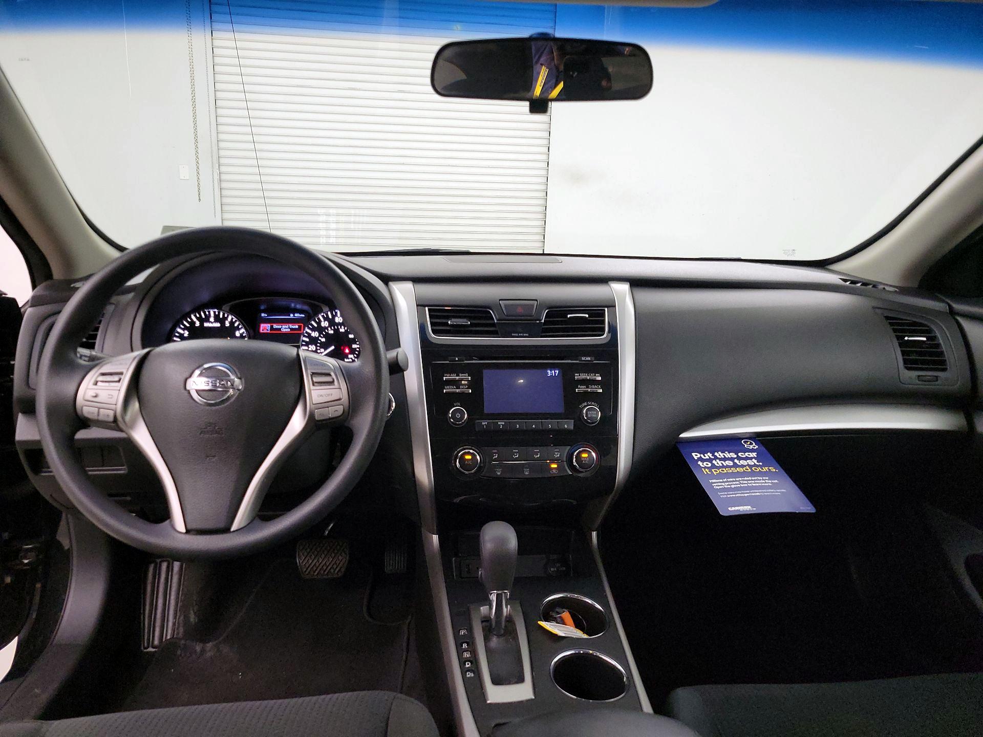 Thumbnail: 2015 Nissan Altima - 9