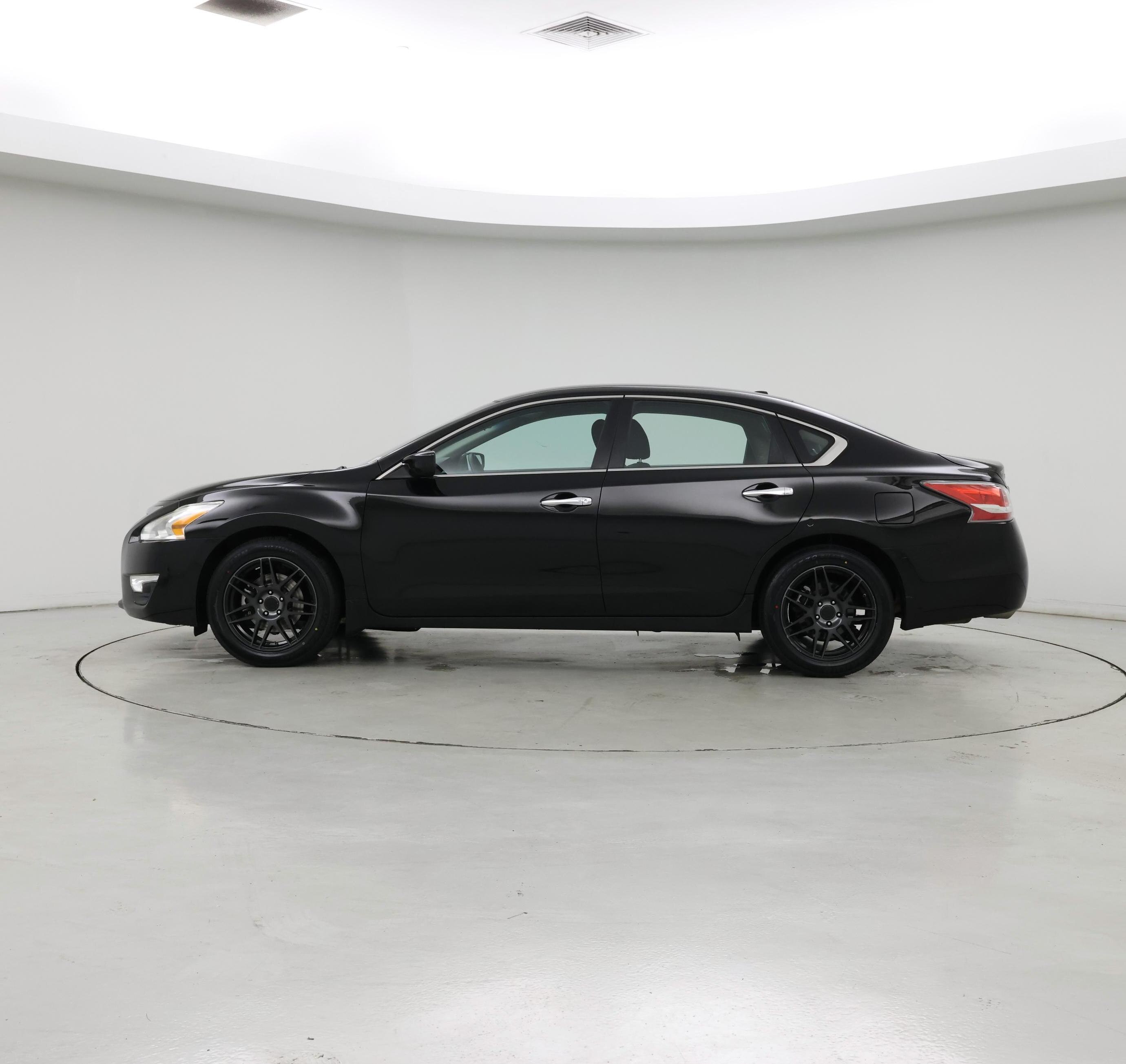Thumbnail: 2015 Nissan Altima - 3