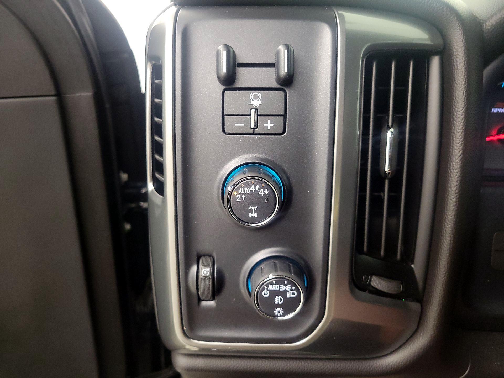 Thumbnail: 2018 Chevrolet Silverado 1500 - 13