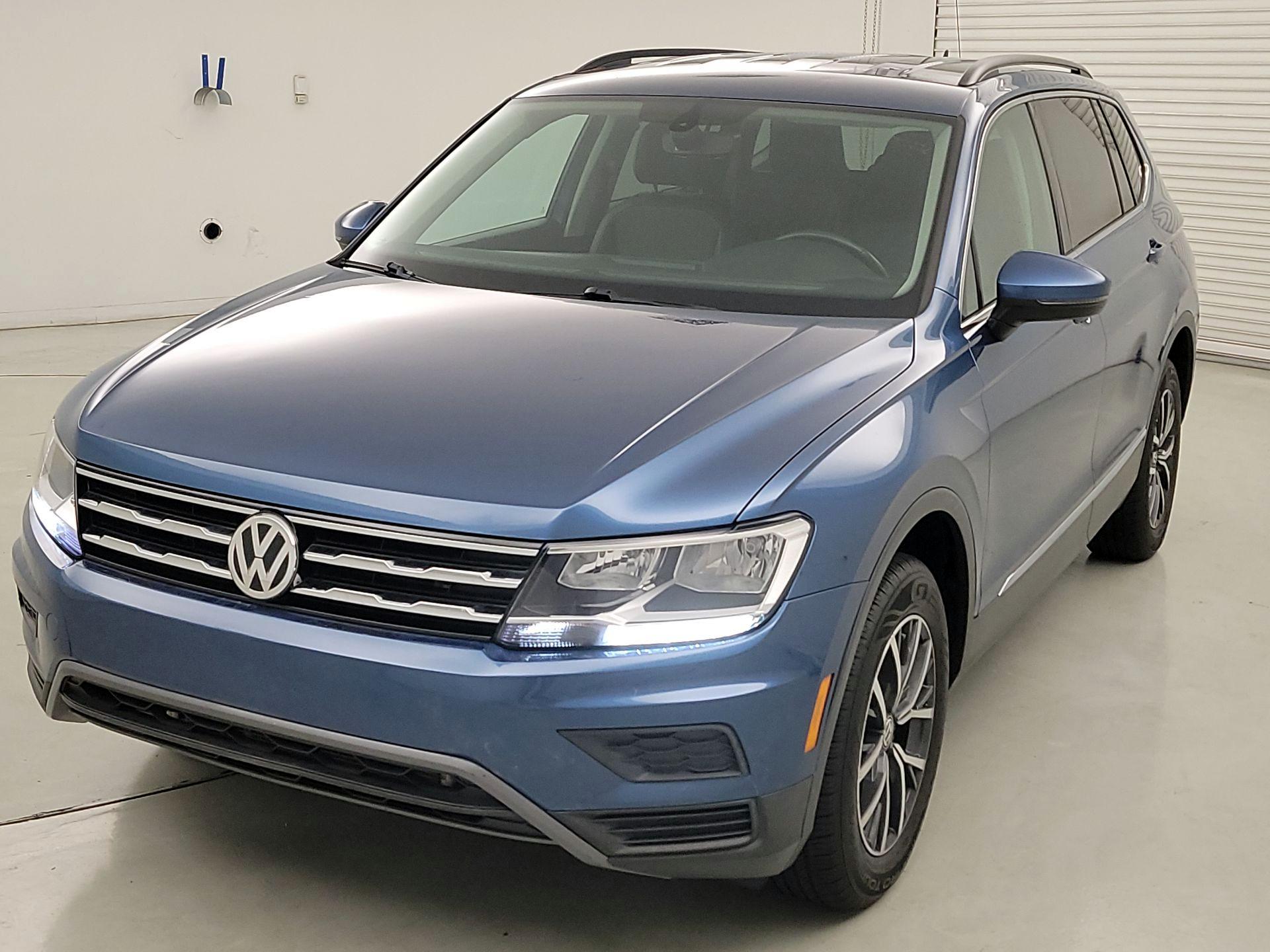 Thumbnail: 2020 Volkswagen Tiguan - 3