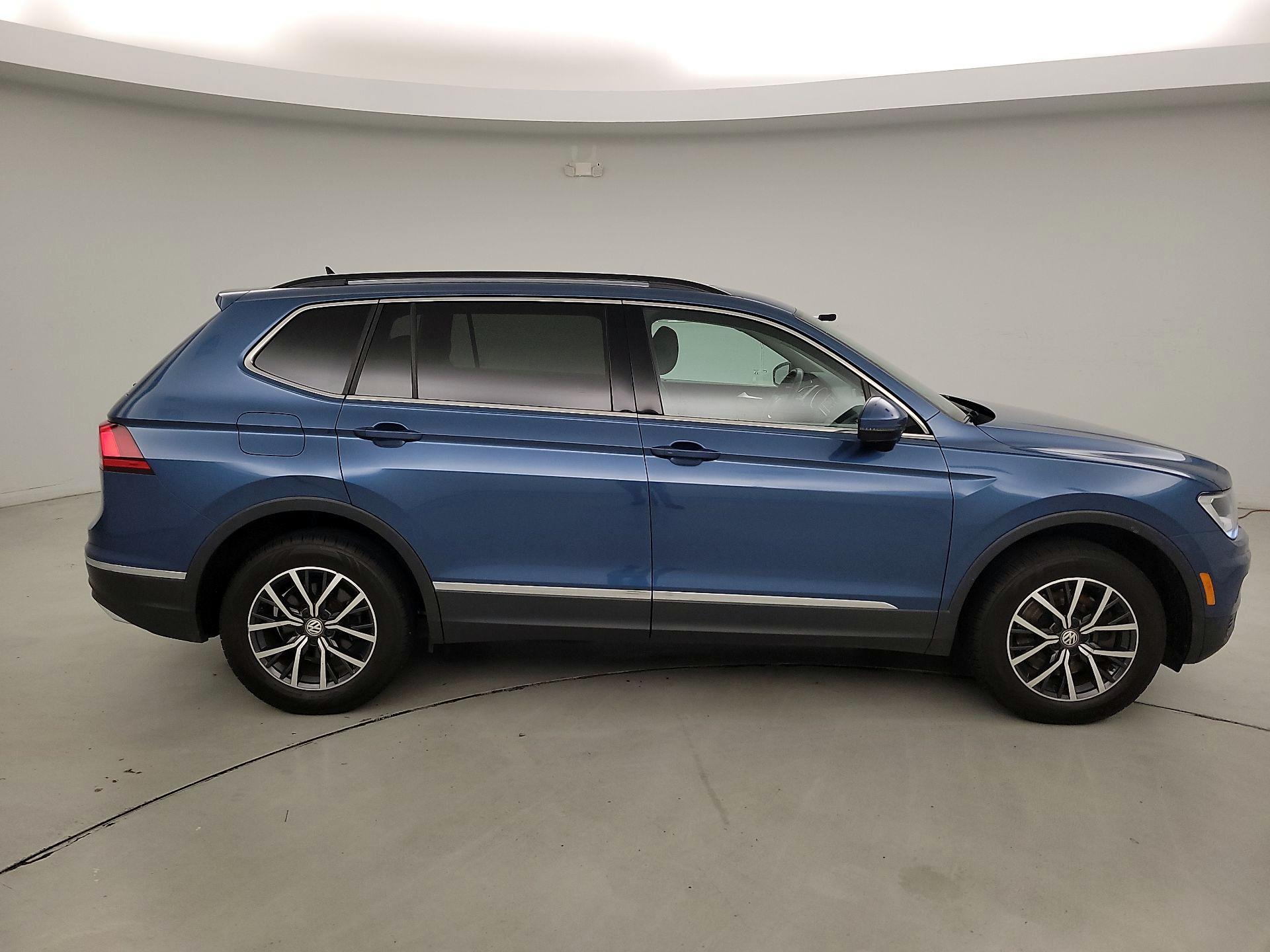 Thumbnail: 2020 Volkswagen Tiguan - 4