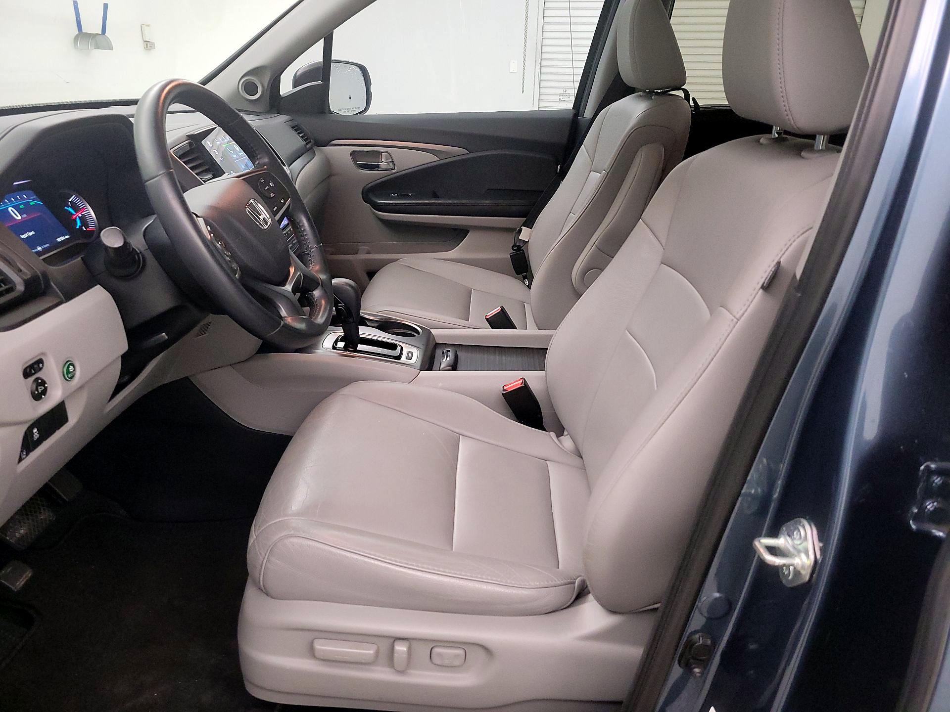 Thumbnail: 2019 Honda Pilot - 9