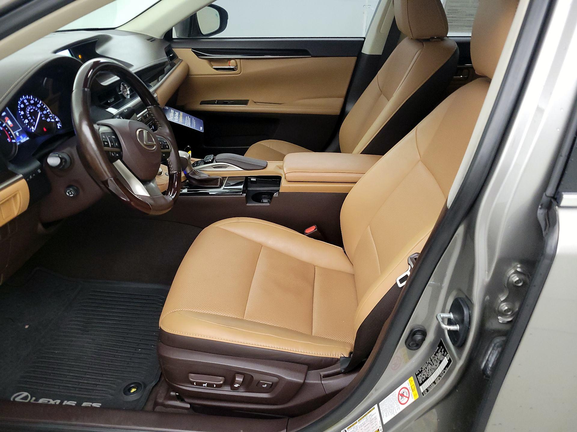 Thumbnail: 2019 Lexus ES - 11