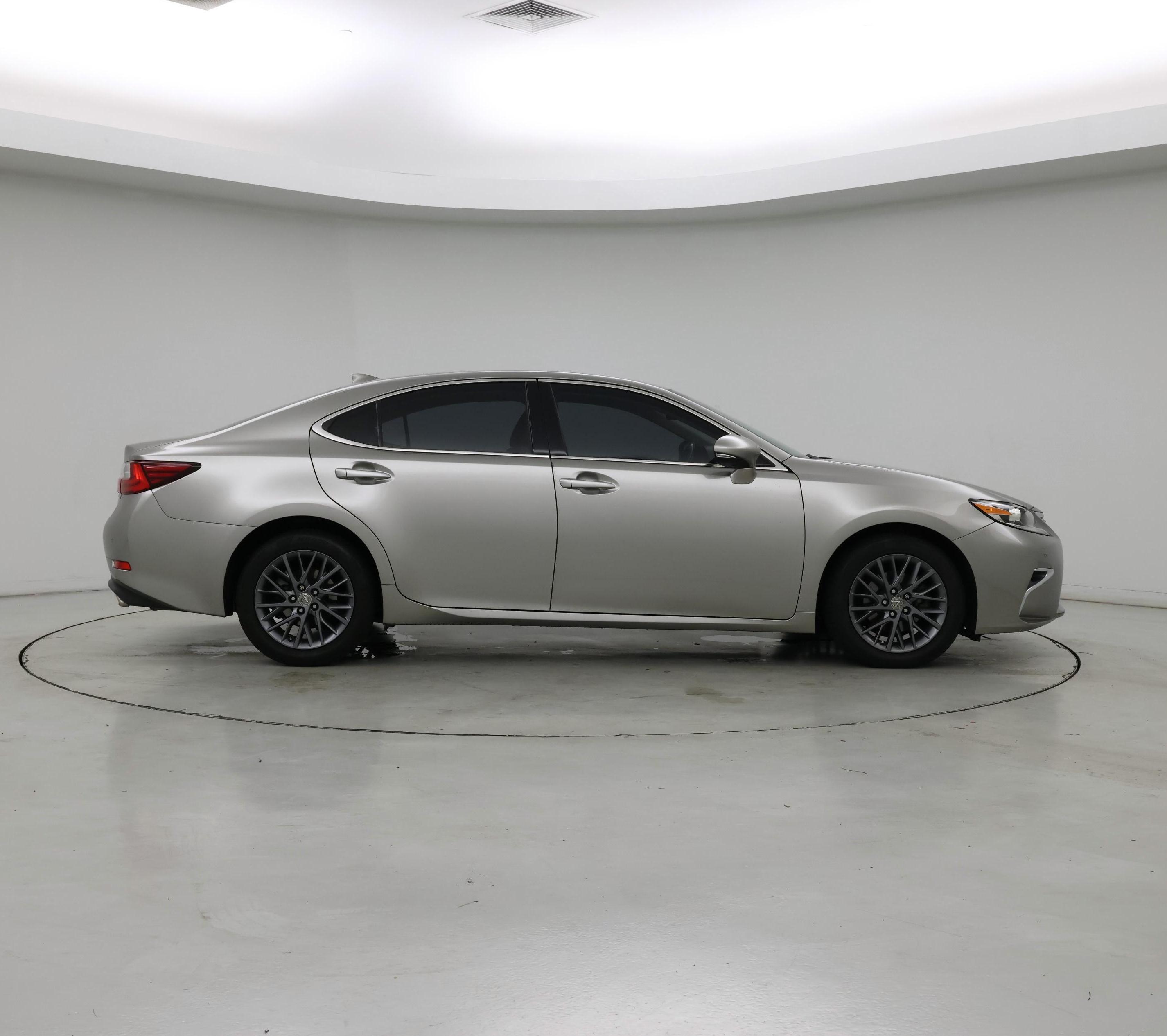 Thumbnail: 2019 Lexus ES - 7