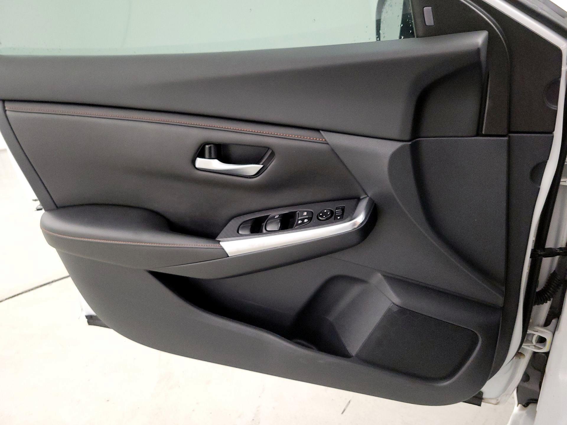 Thumbnail: 2021 Nissan Sentra - 10