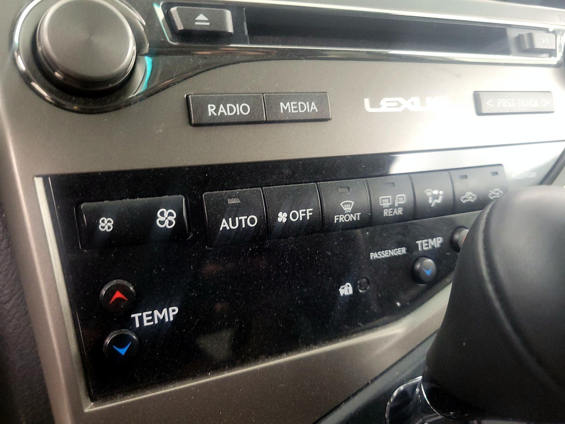 Thumbnail: 2015 Lexus RX - 17