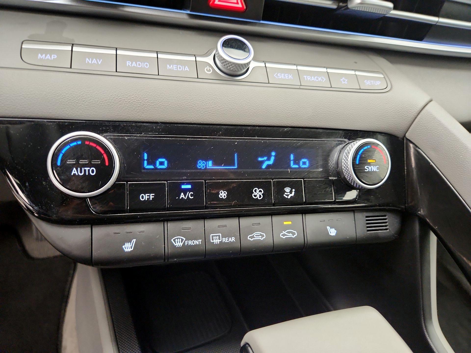 Thumbnail: 2024 Hyundai Elantra - 17