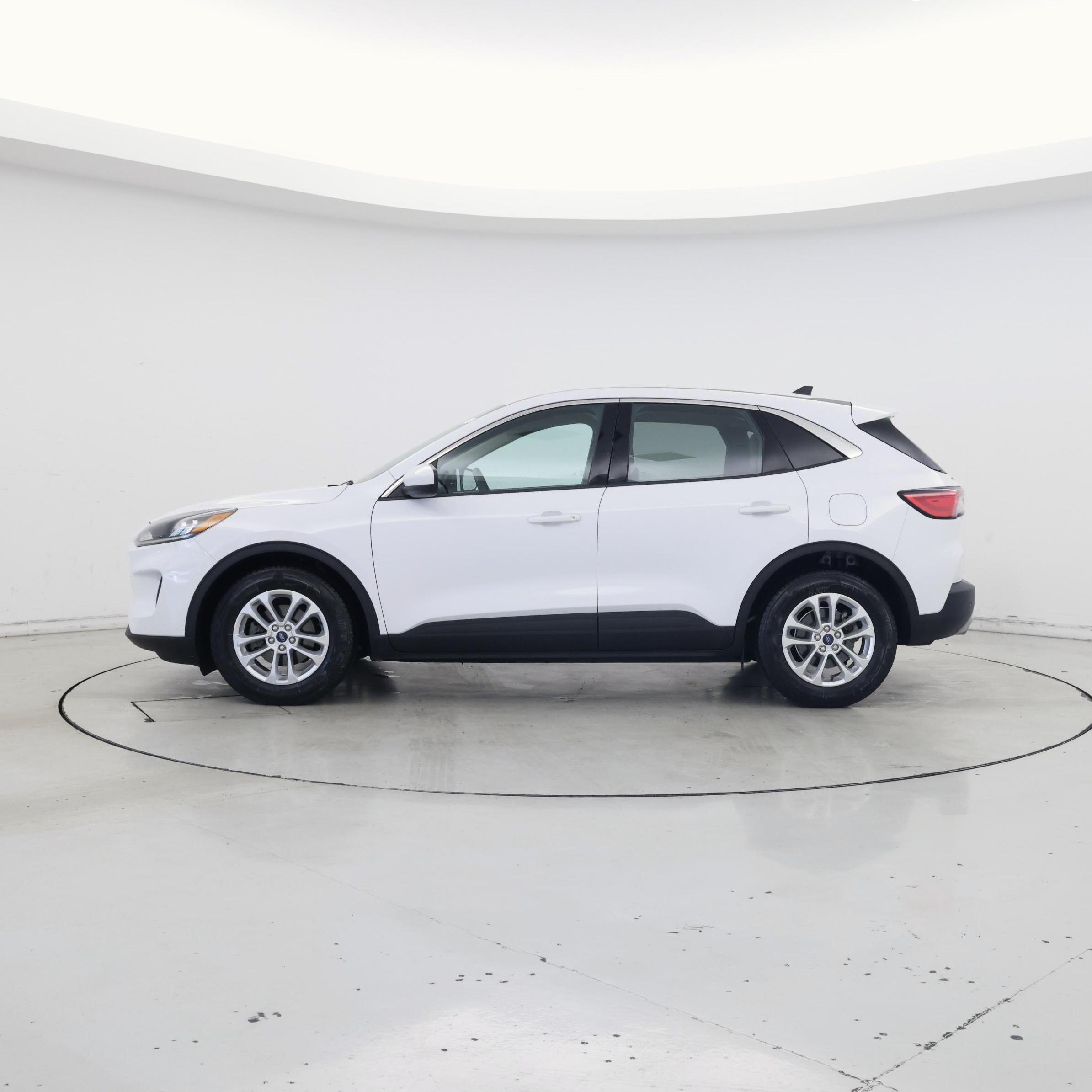Thumbnail: 2020 Ford Escape - 3