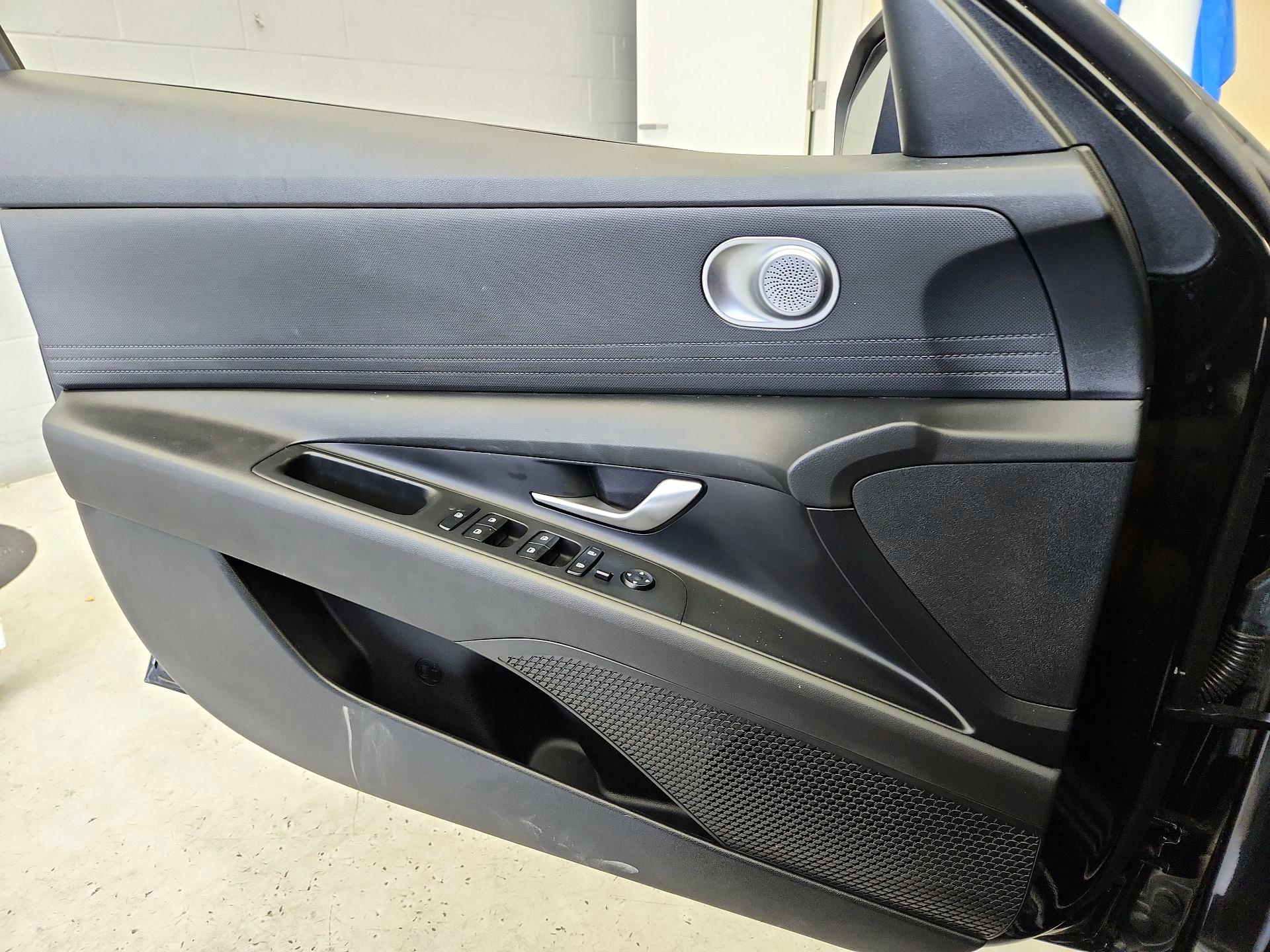 Thumbnail: 2023 Hyundai Elantra - 12