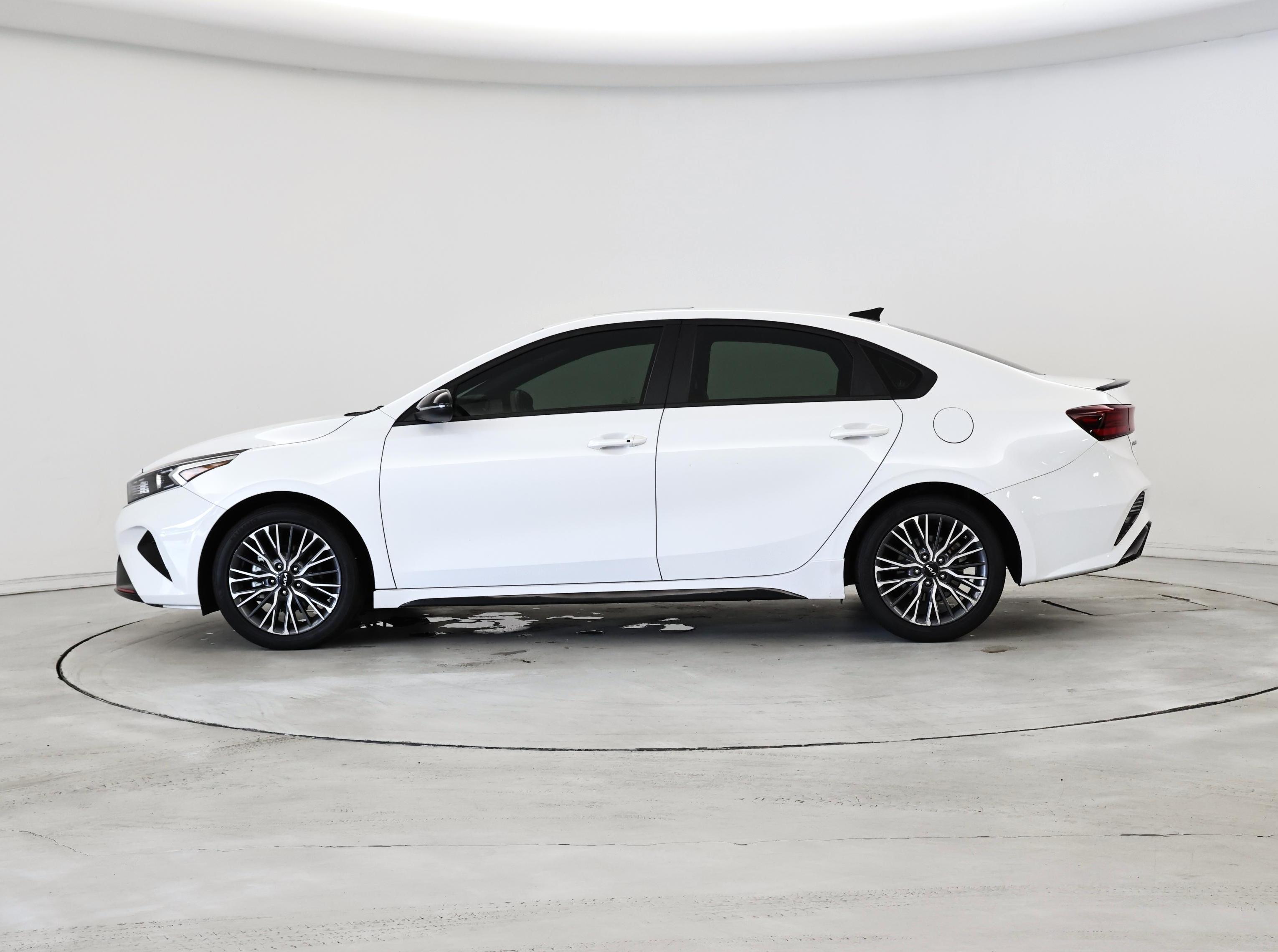 Thumbnail: 2024 Kia Forte - 3