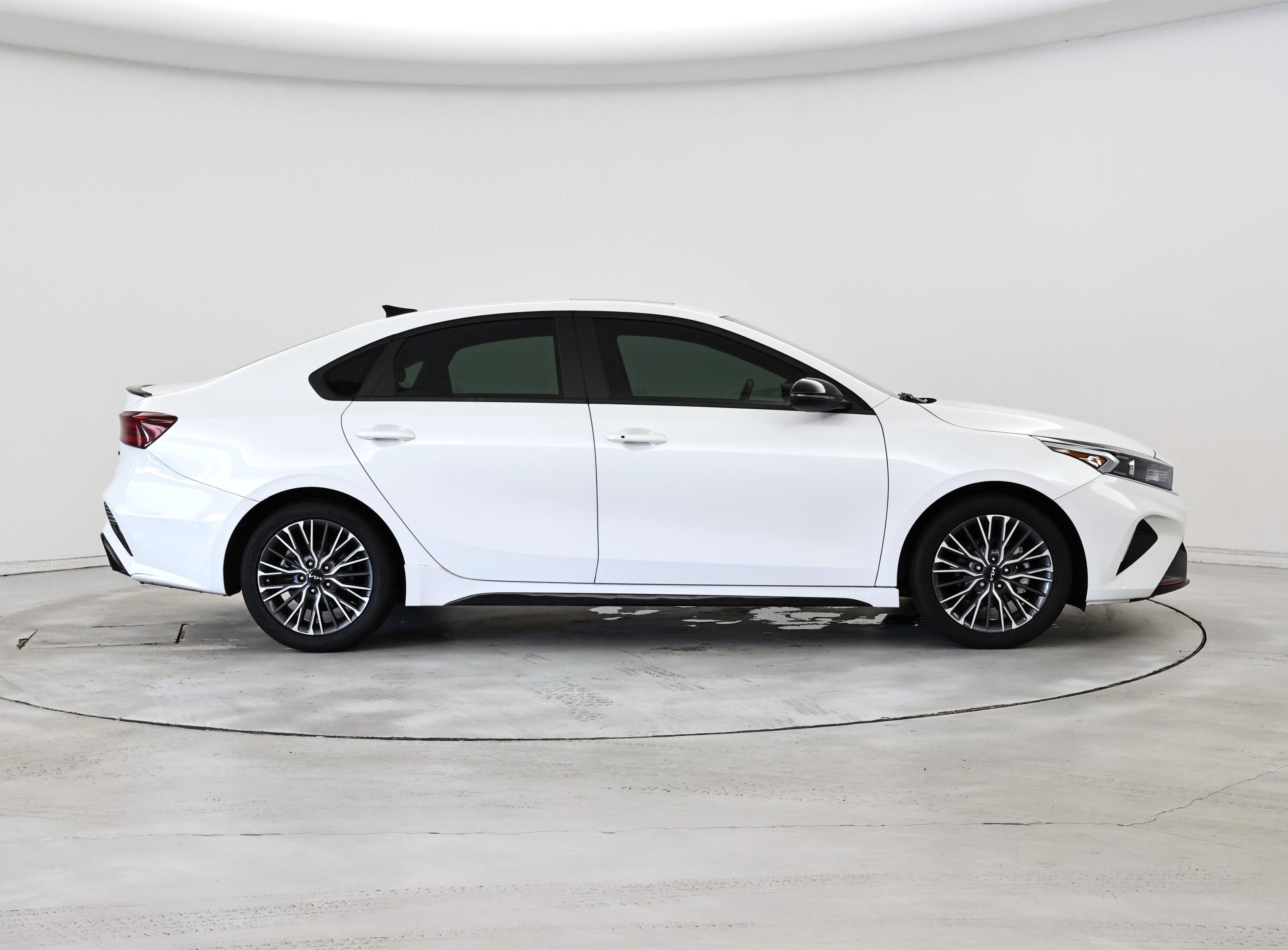 Thumbnail: 2024 Kia Forte - 7