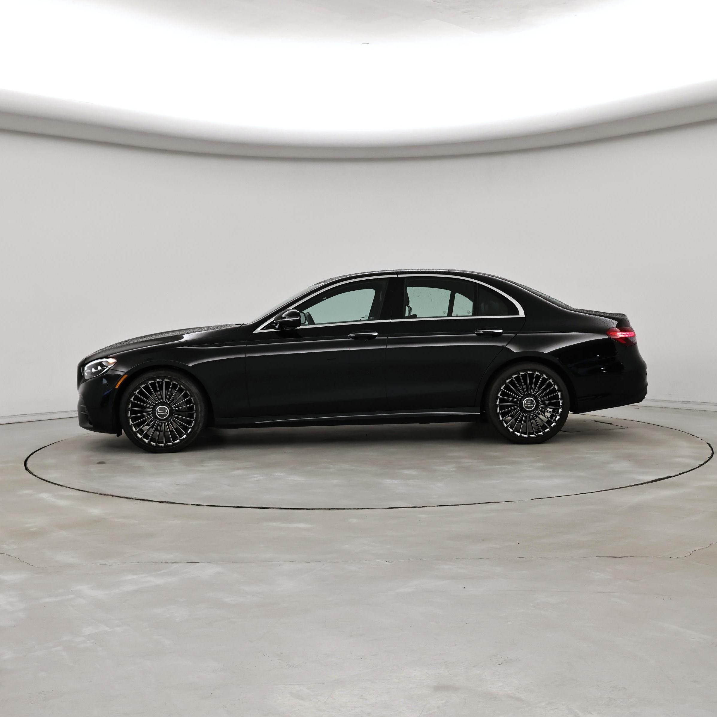Thumbnail: 2022 Mercedes-Benz E-Class - 3