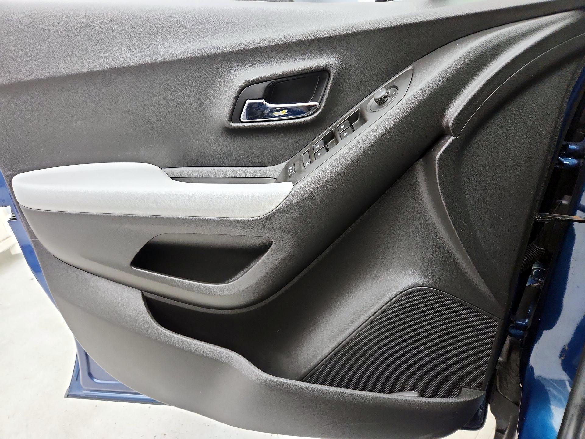 Thumbnail: 2020 Chevrolet Trax - 12