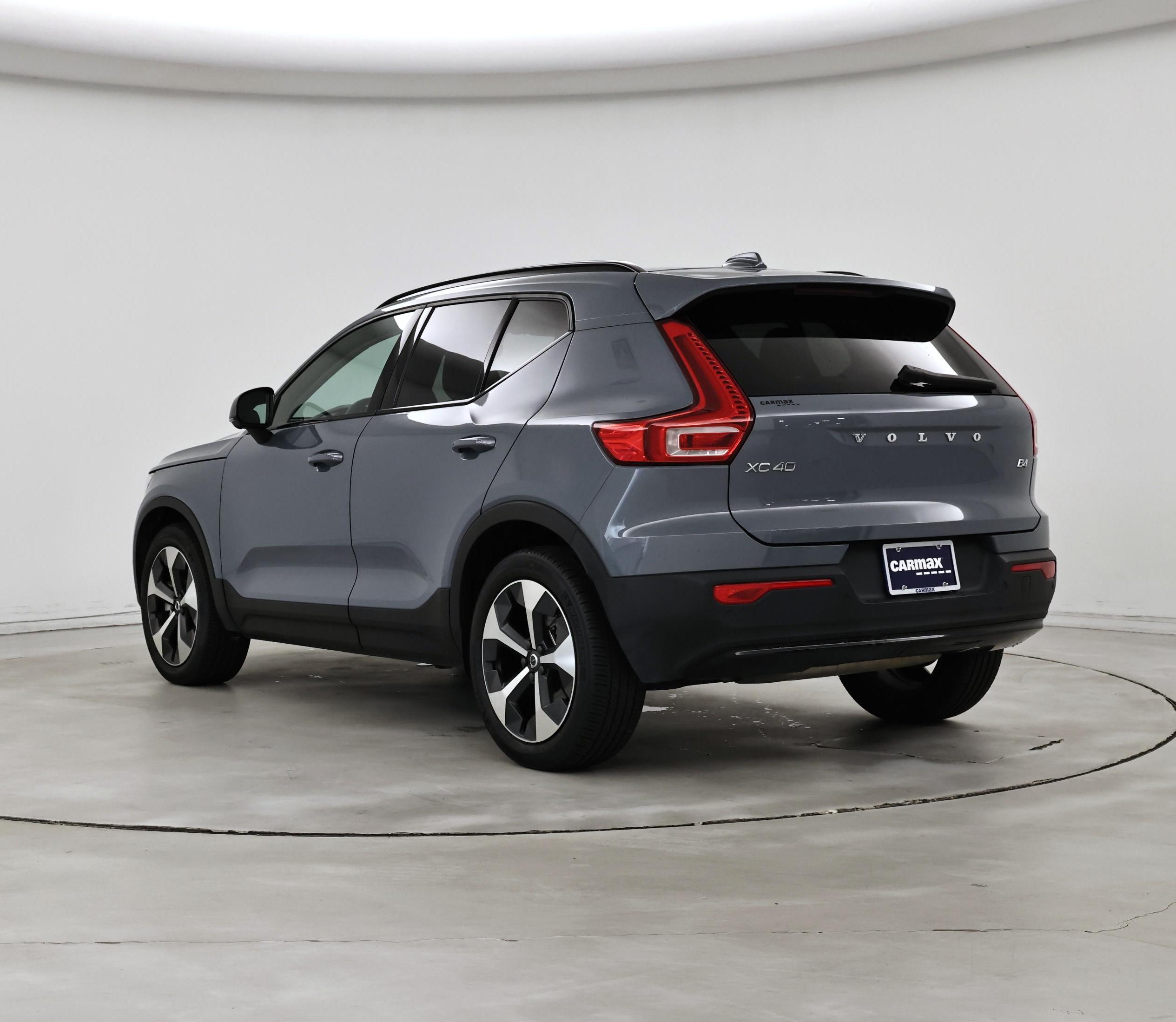 Thumbnail: 2023 Volvo XC40 - 2
