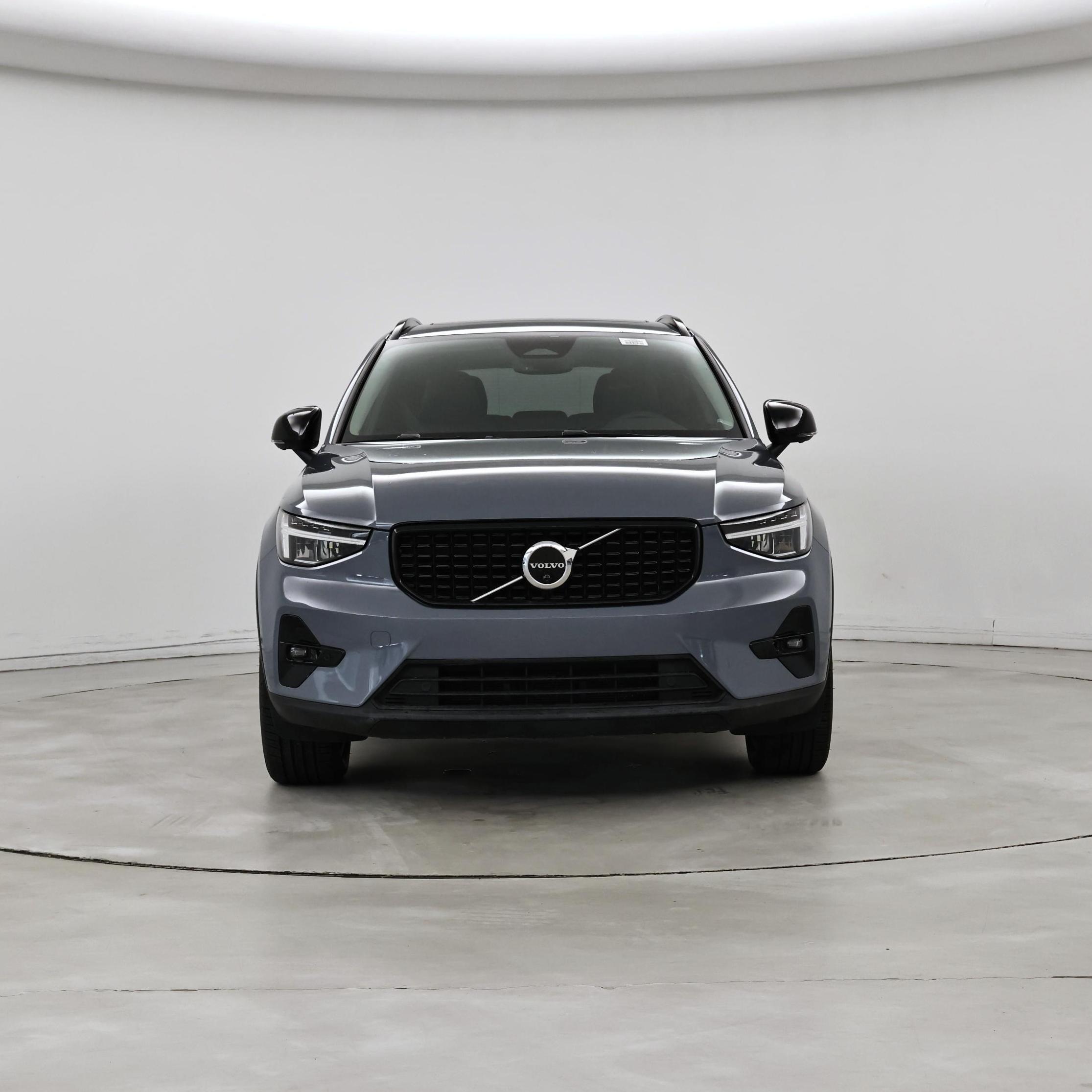 Thumbnail: 2023 Volvo XC40 - 5