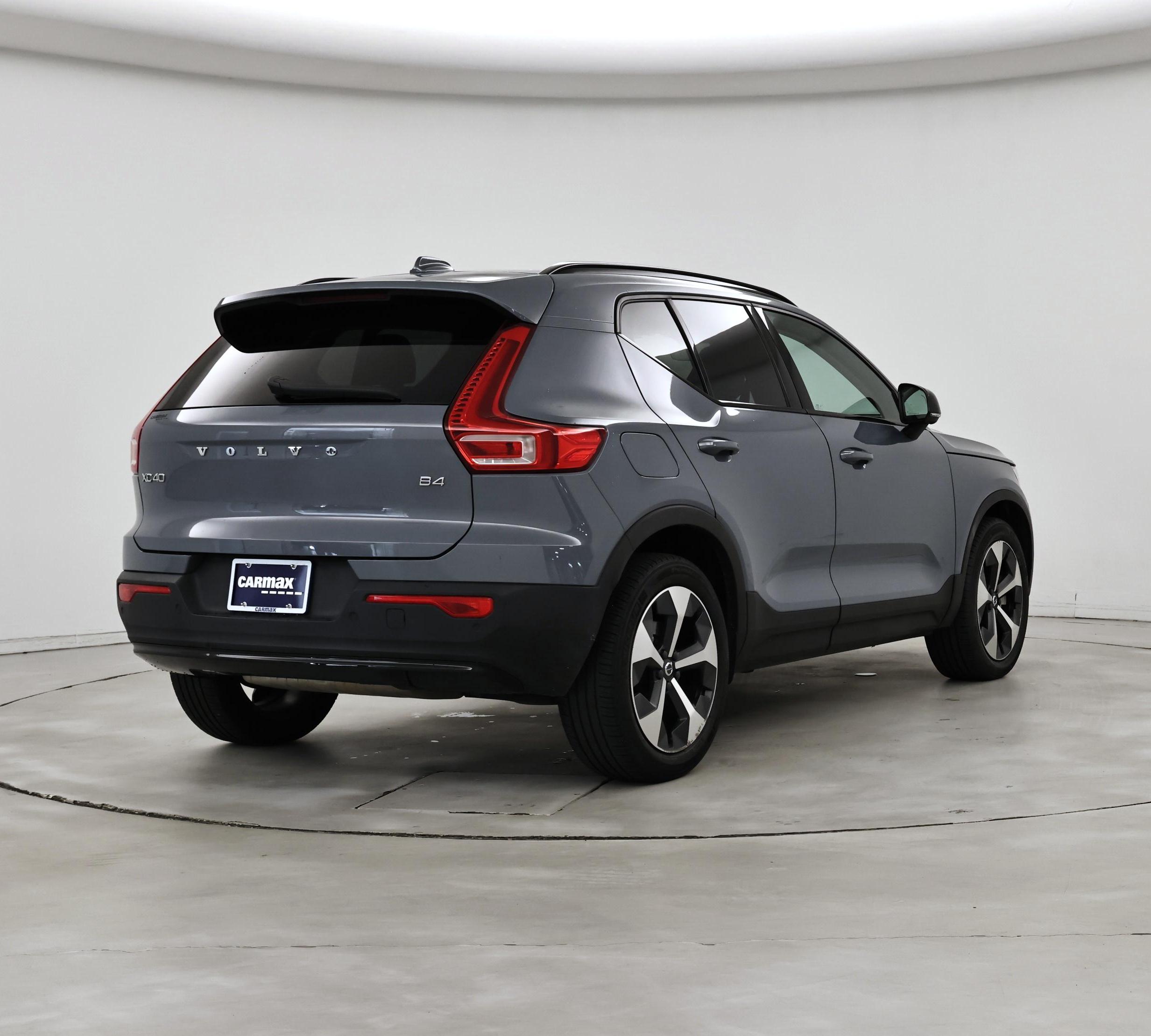 Thumbnail: 2023 Volvo XC40 - 8