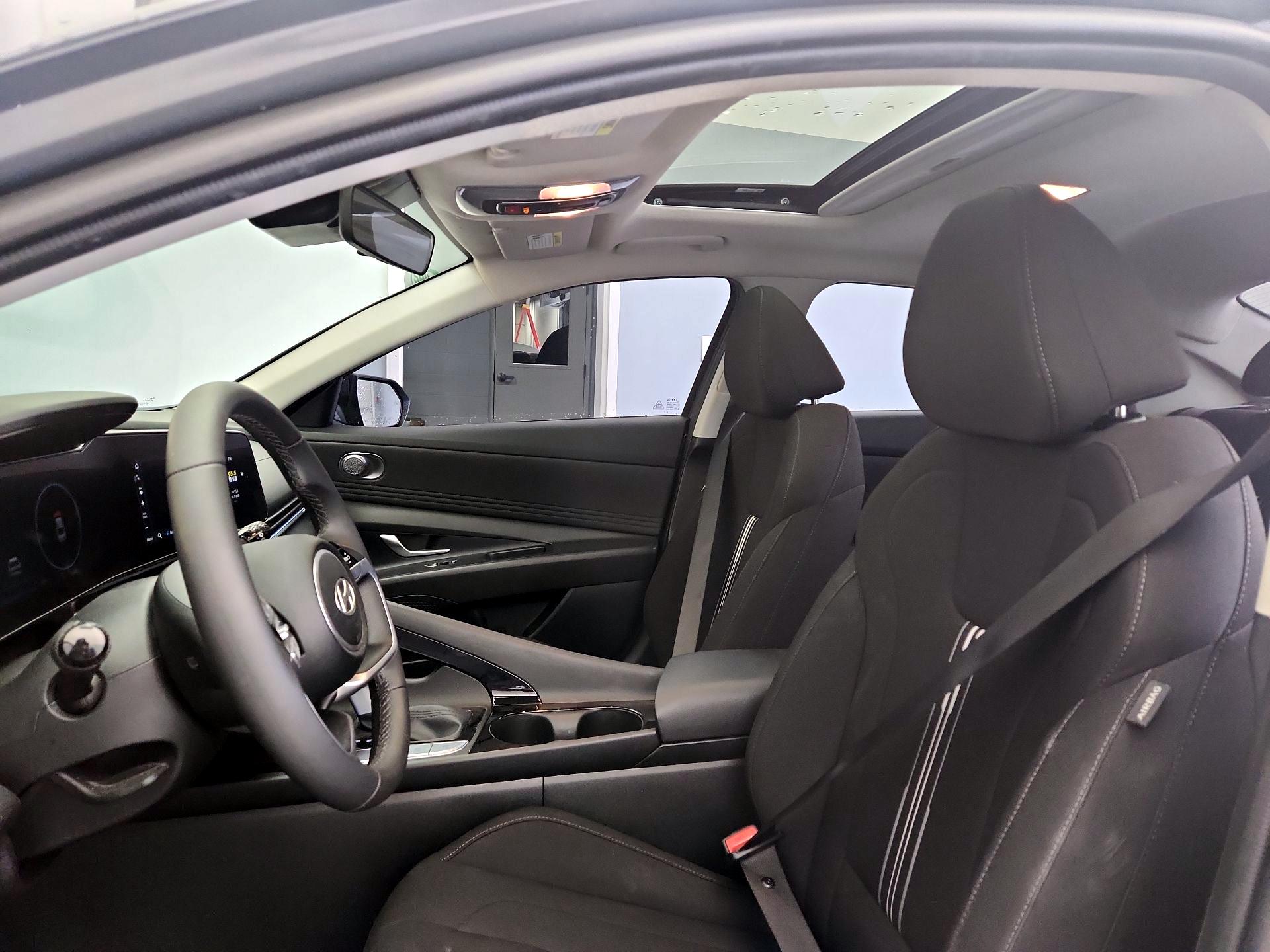 Thumbnail: 2024 Hyundai Elantra - 20