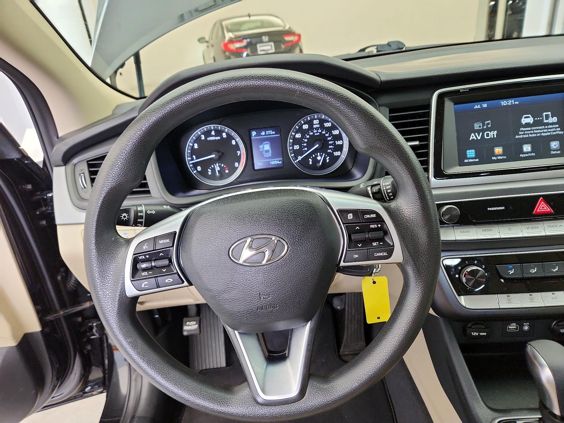 Thumbnail: 2019 Hyundai Sonata - 10