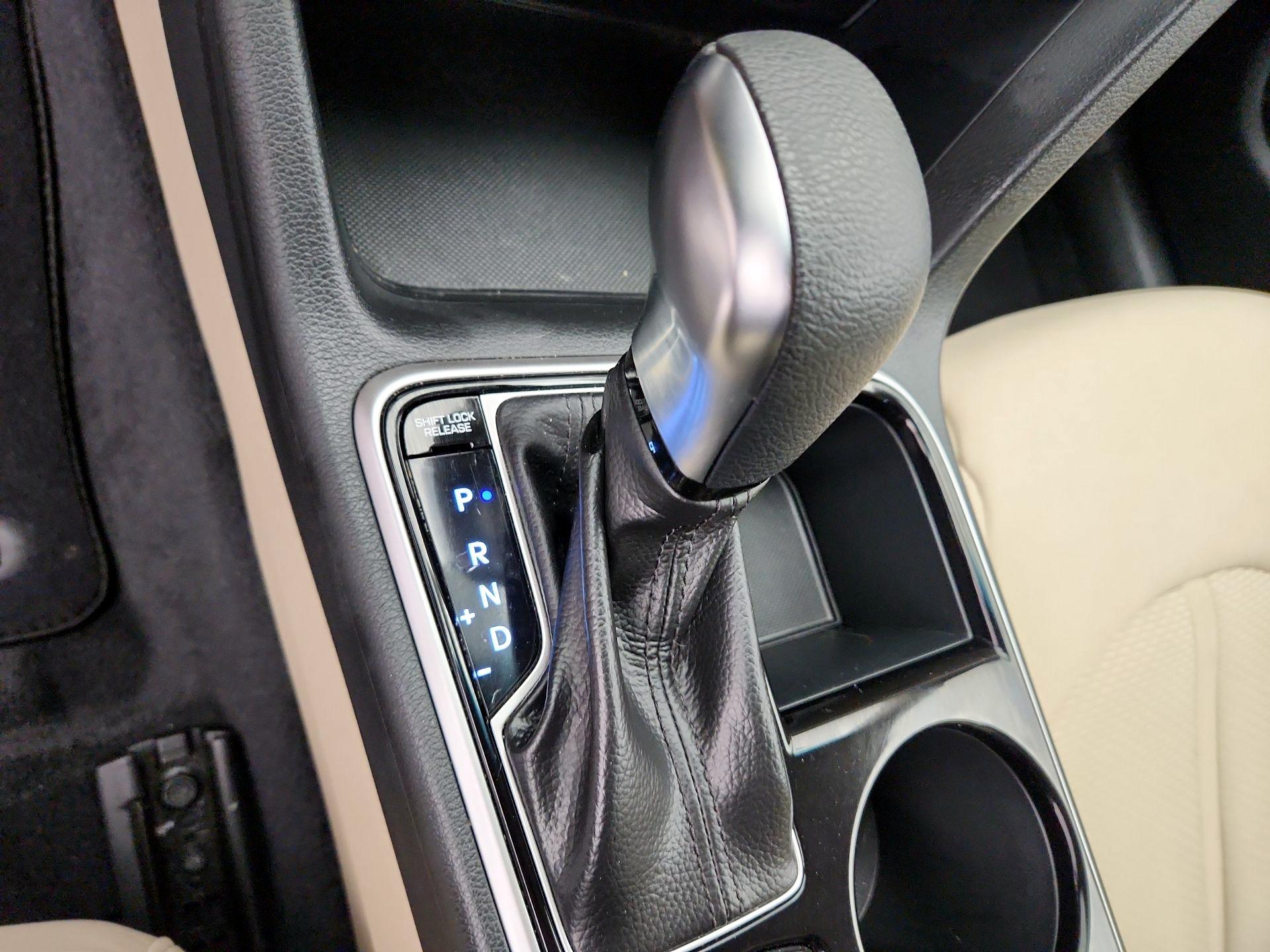 Thumbnail: 2019 Hyundai Sonata - 17