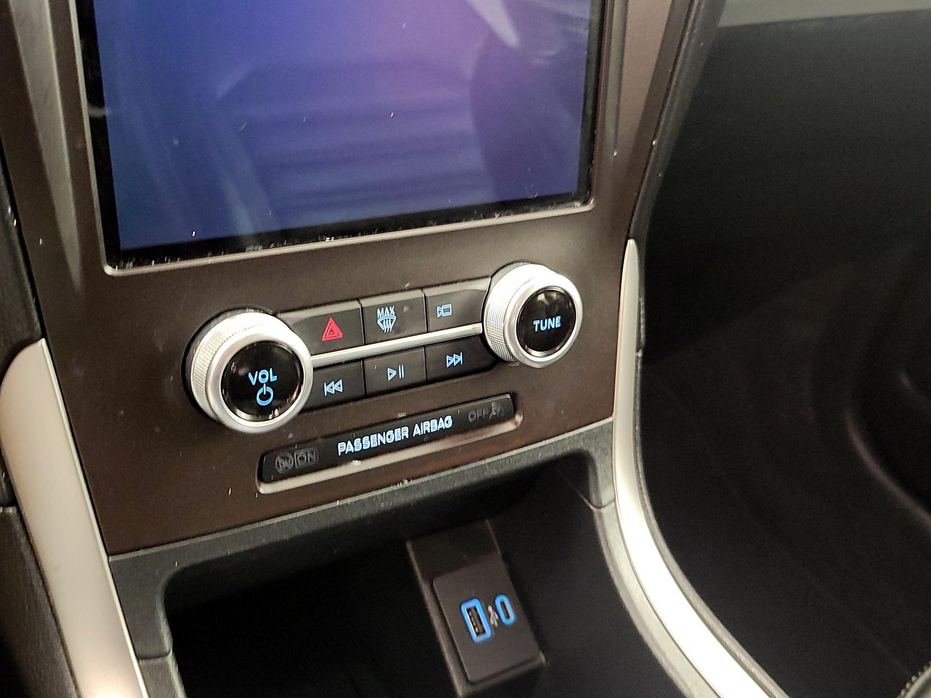 Thumbnail: 2021 Ford Edge - 16