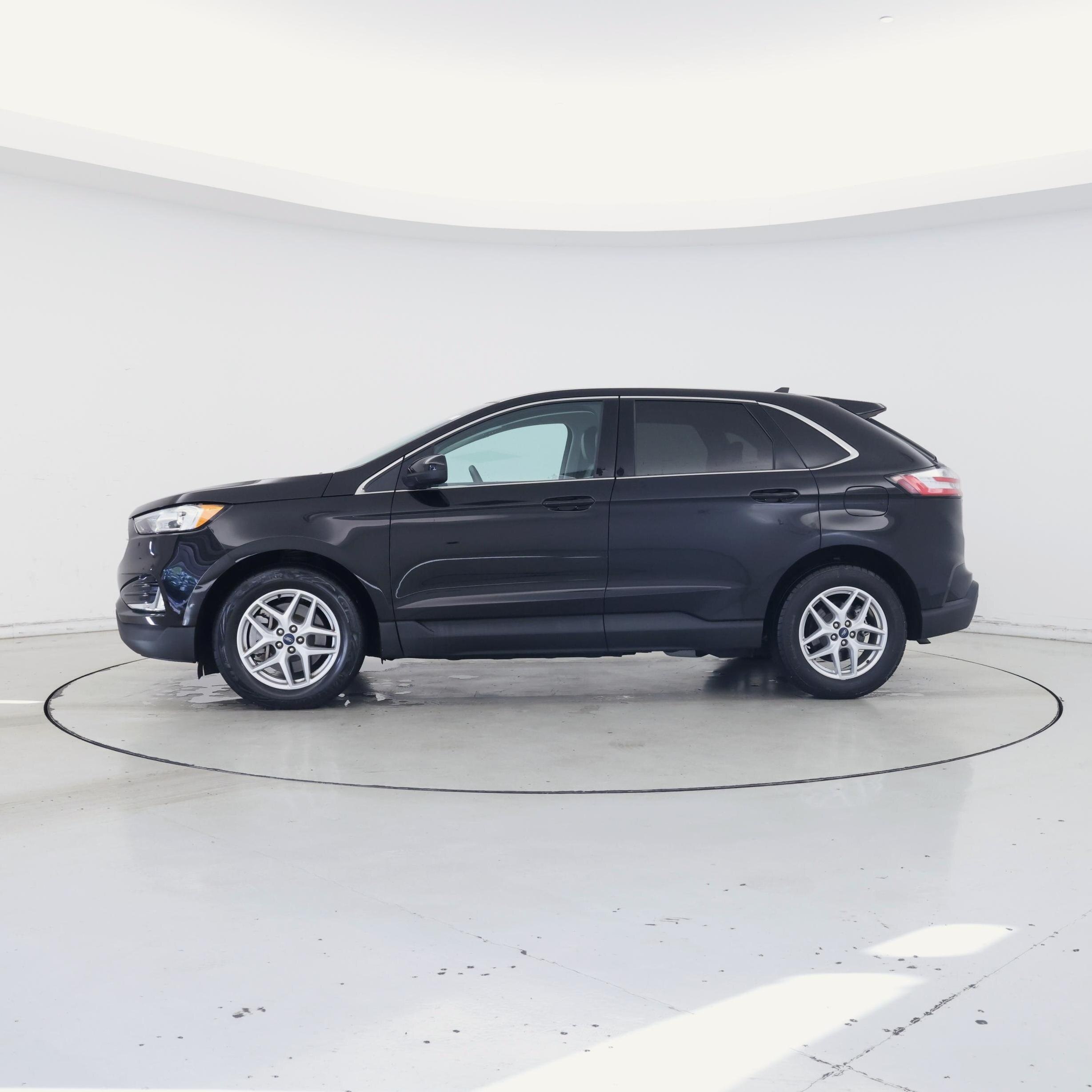 Thumbnail: 2021 Ford Edge - 3