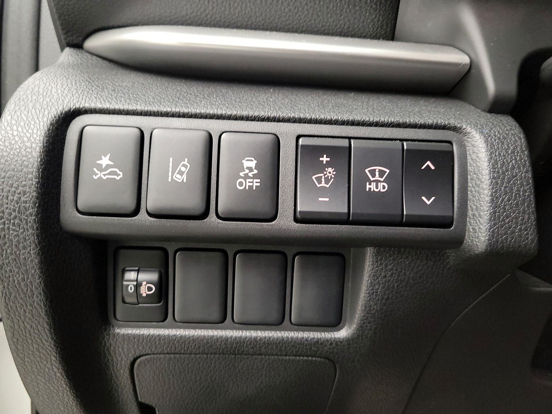 Thumbnail: 2019 Mitsubishi Eclipse Cross - 13