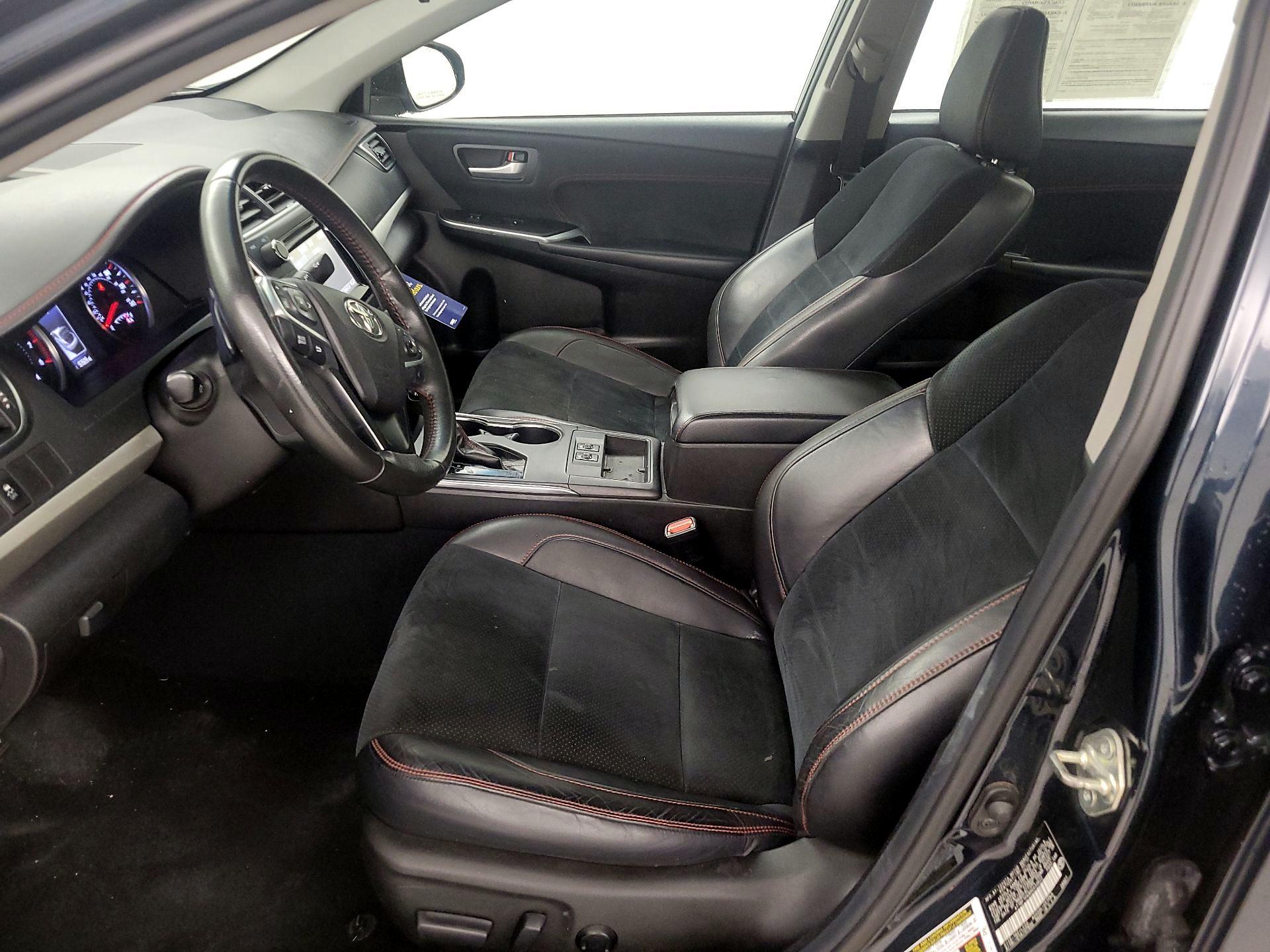 Thumbnail: 2017 Toyota Camry - 9