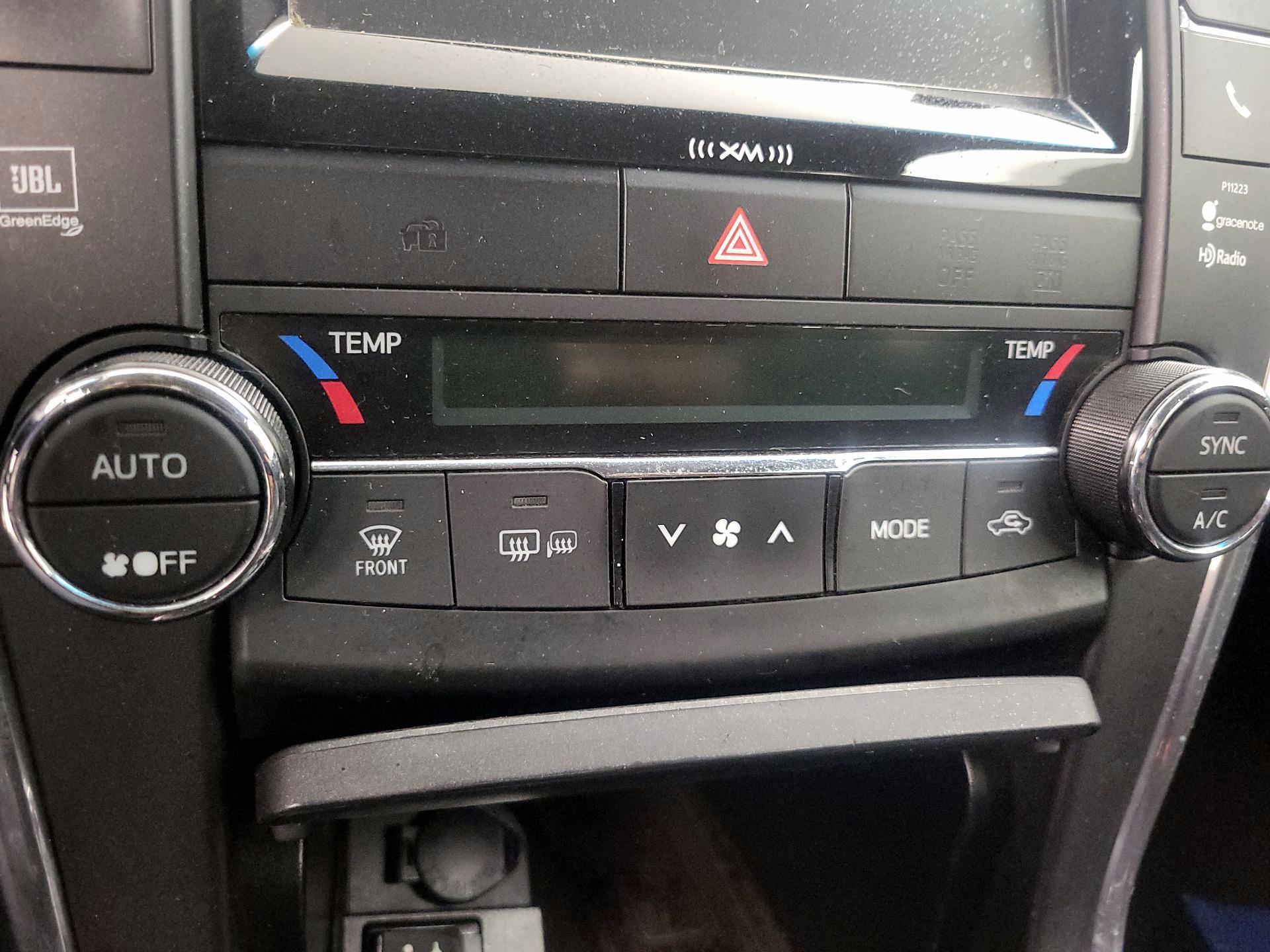 Thumbnail: 2017 Toyota Camry - 14