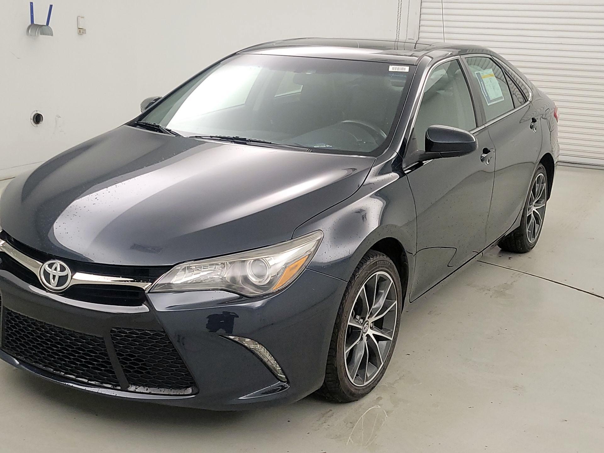 Thumbnail: 2017 Toyota Camry - 3
