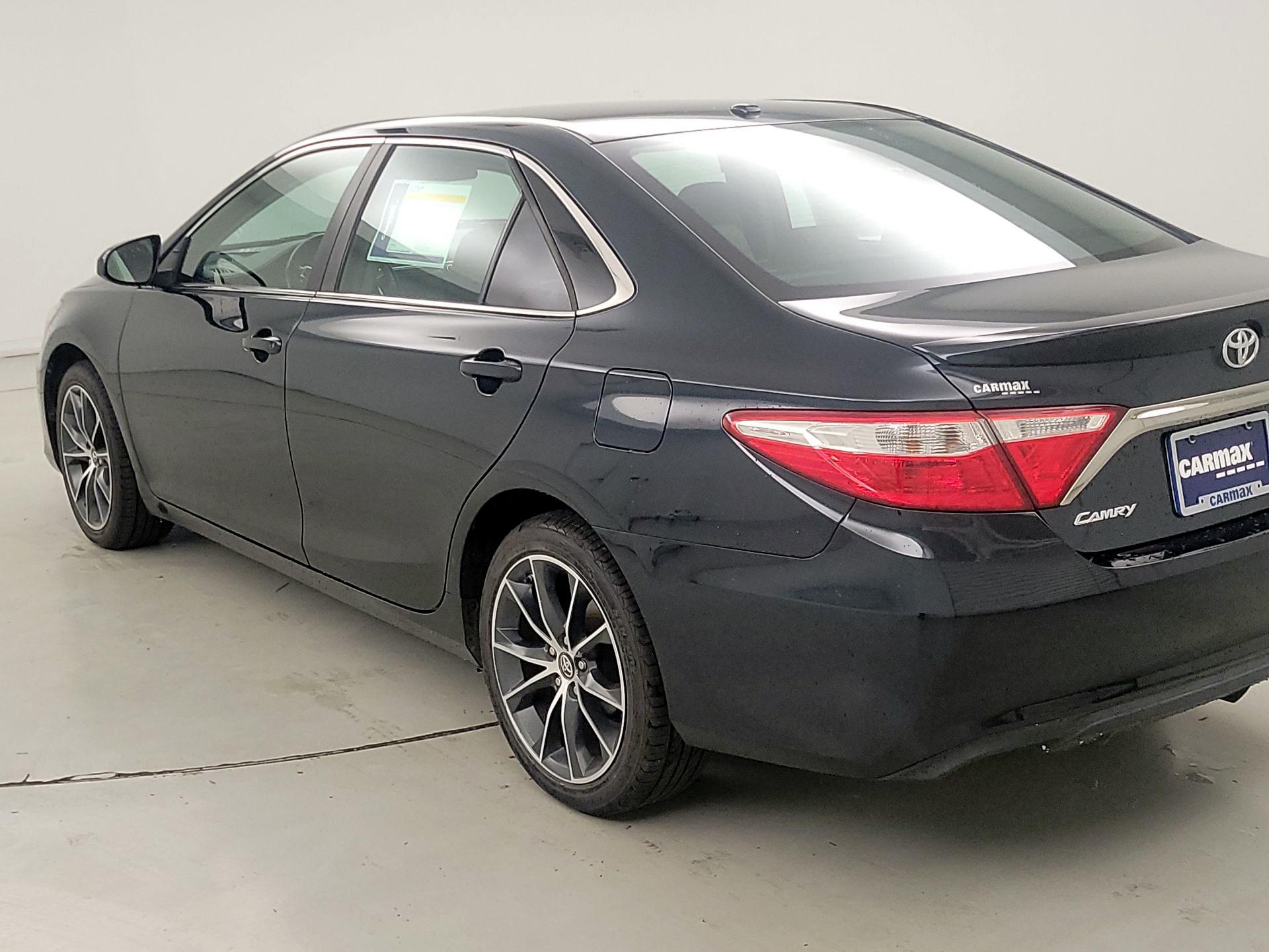 Thumbnail: 2017 Toyota Camry - 7