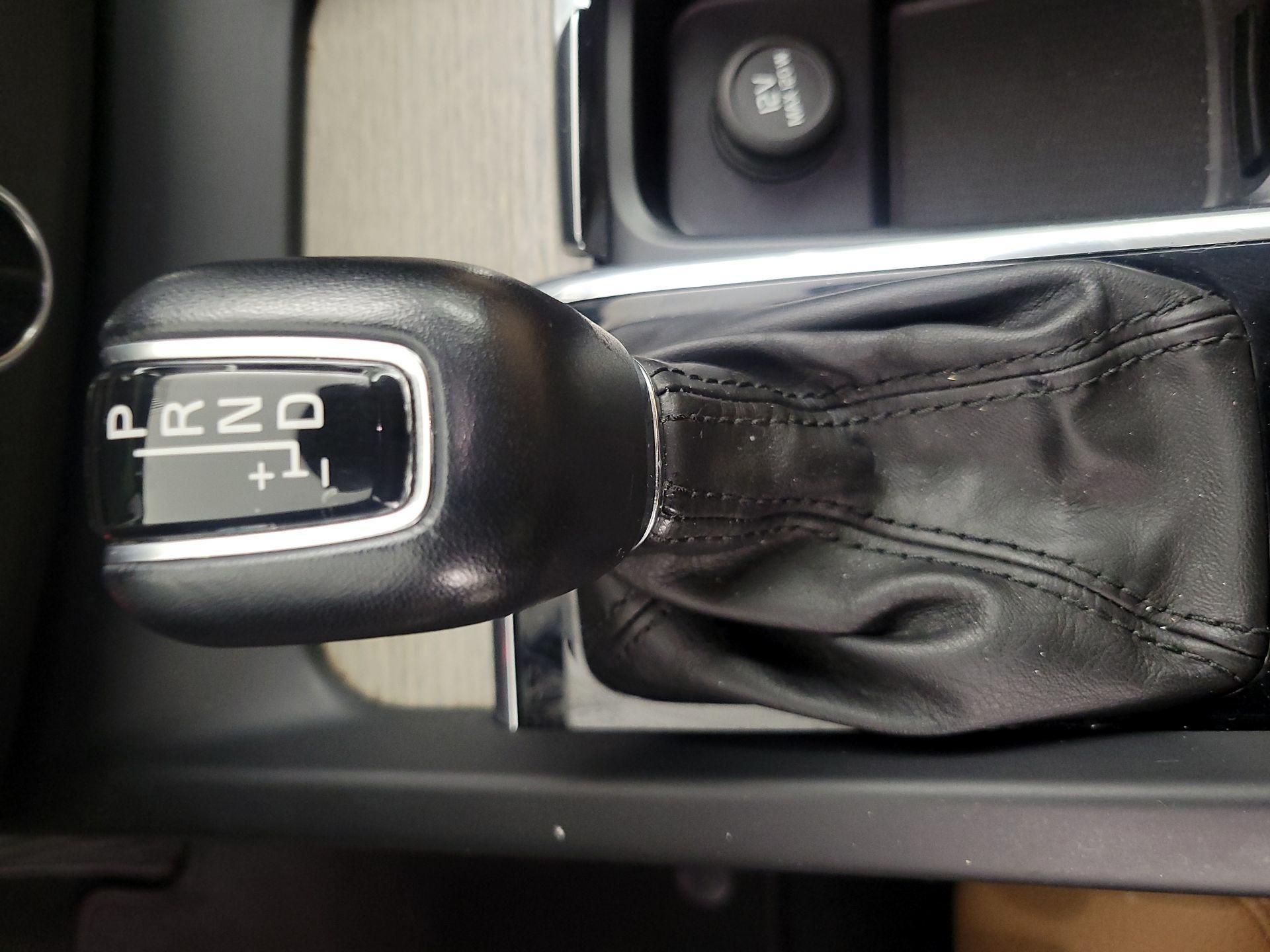 Thumbnail: 2019 Volvo XC60 - 15