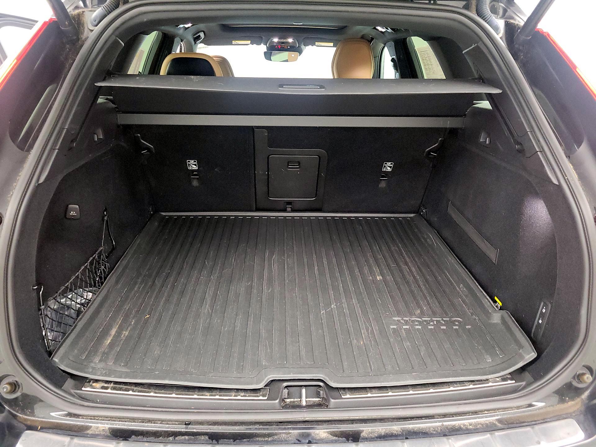 Thumbnail: 2019 Volvo XC60 - 19