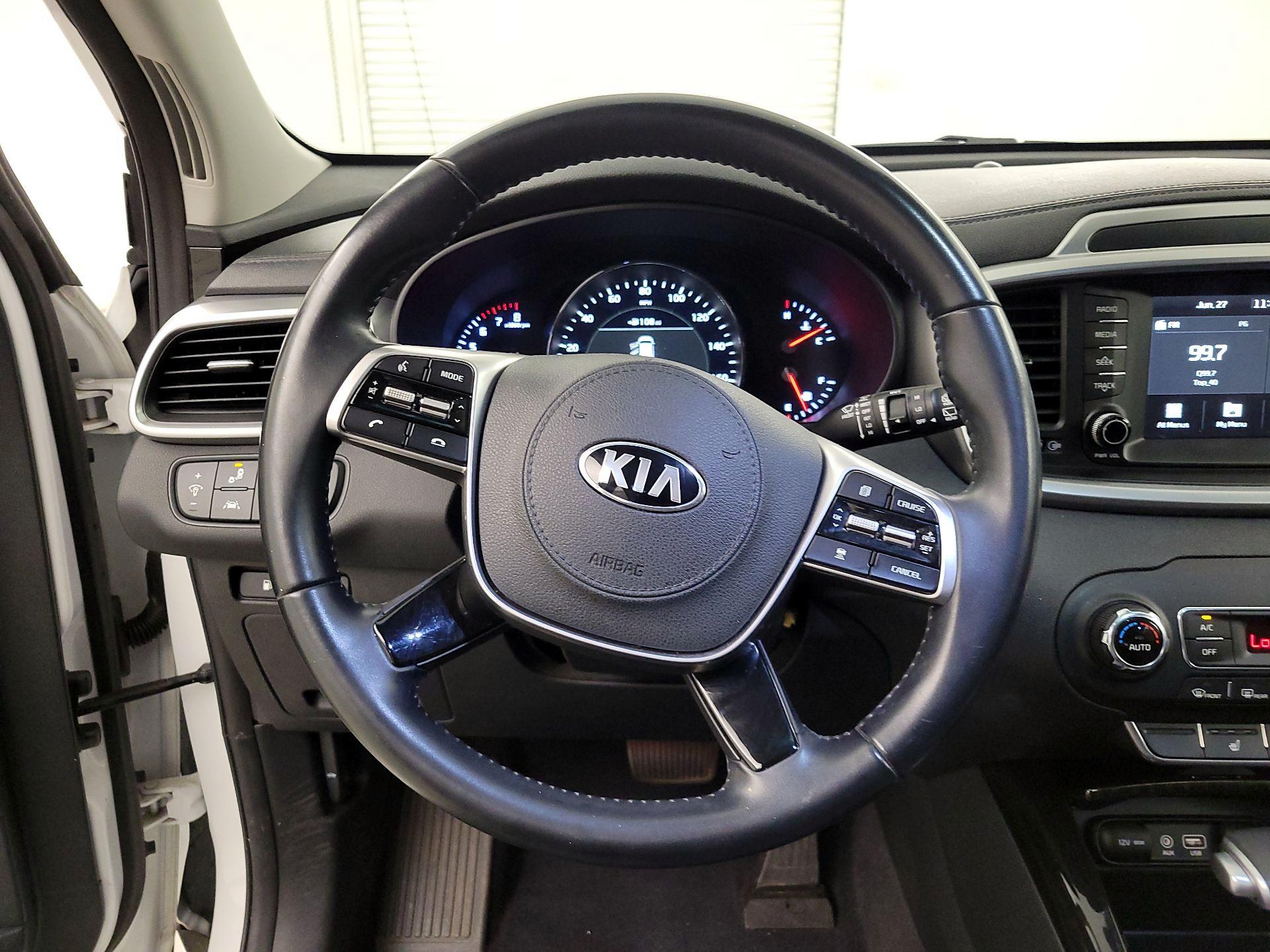 Thumbnail: 2020 Kia Sorento - 10
