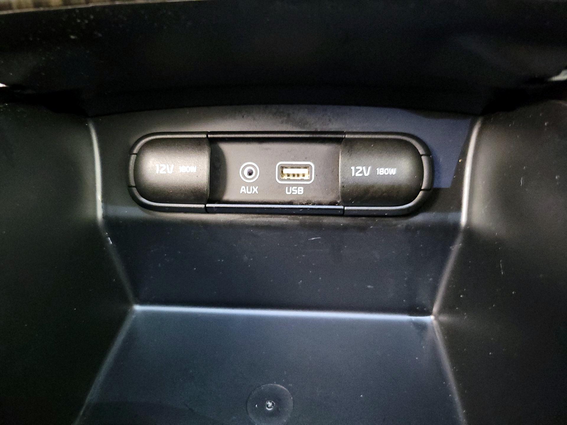 Thumbnail: 2020 Kia Sorento - 18