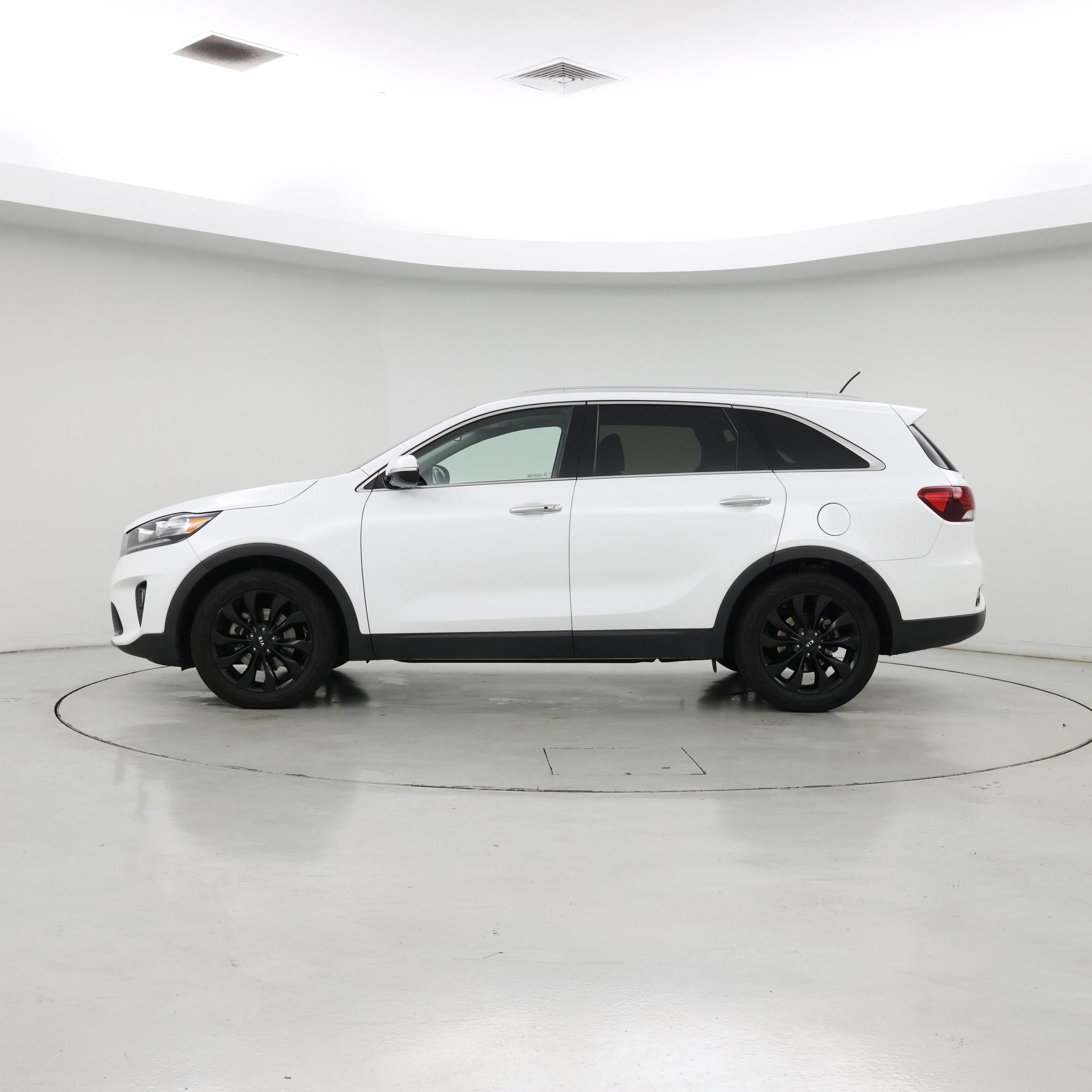 Thumbnail: 2020 Kia Sorento - 3