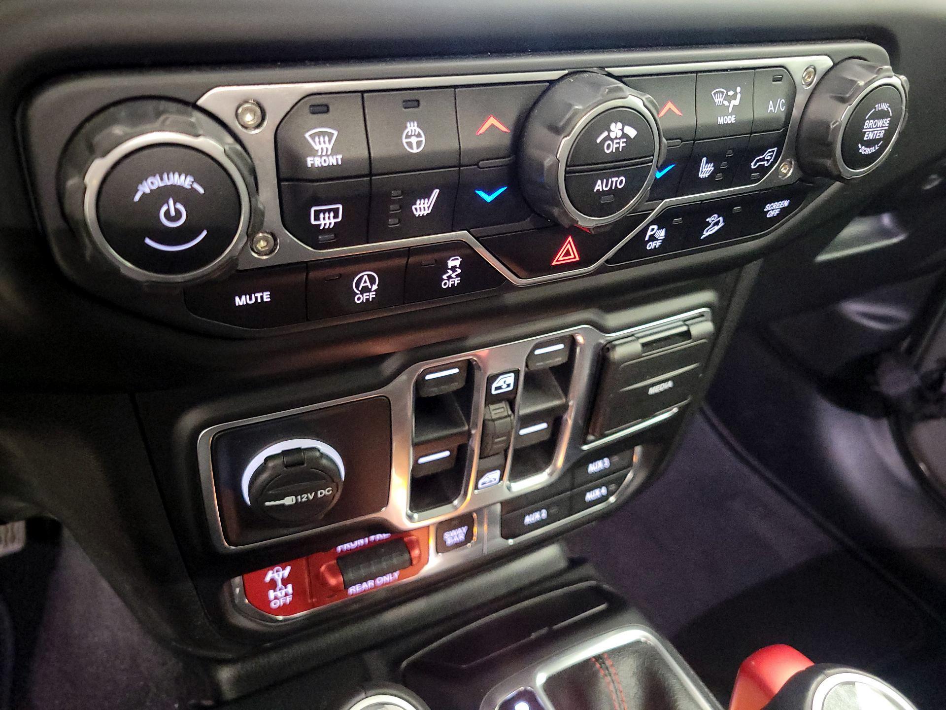 Thumbnail: 2020 Jeep Wrangler - 17
