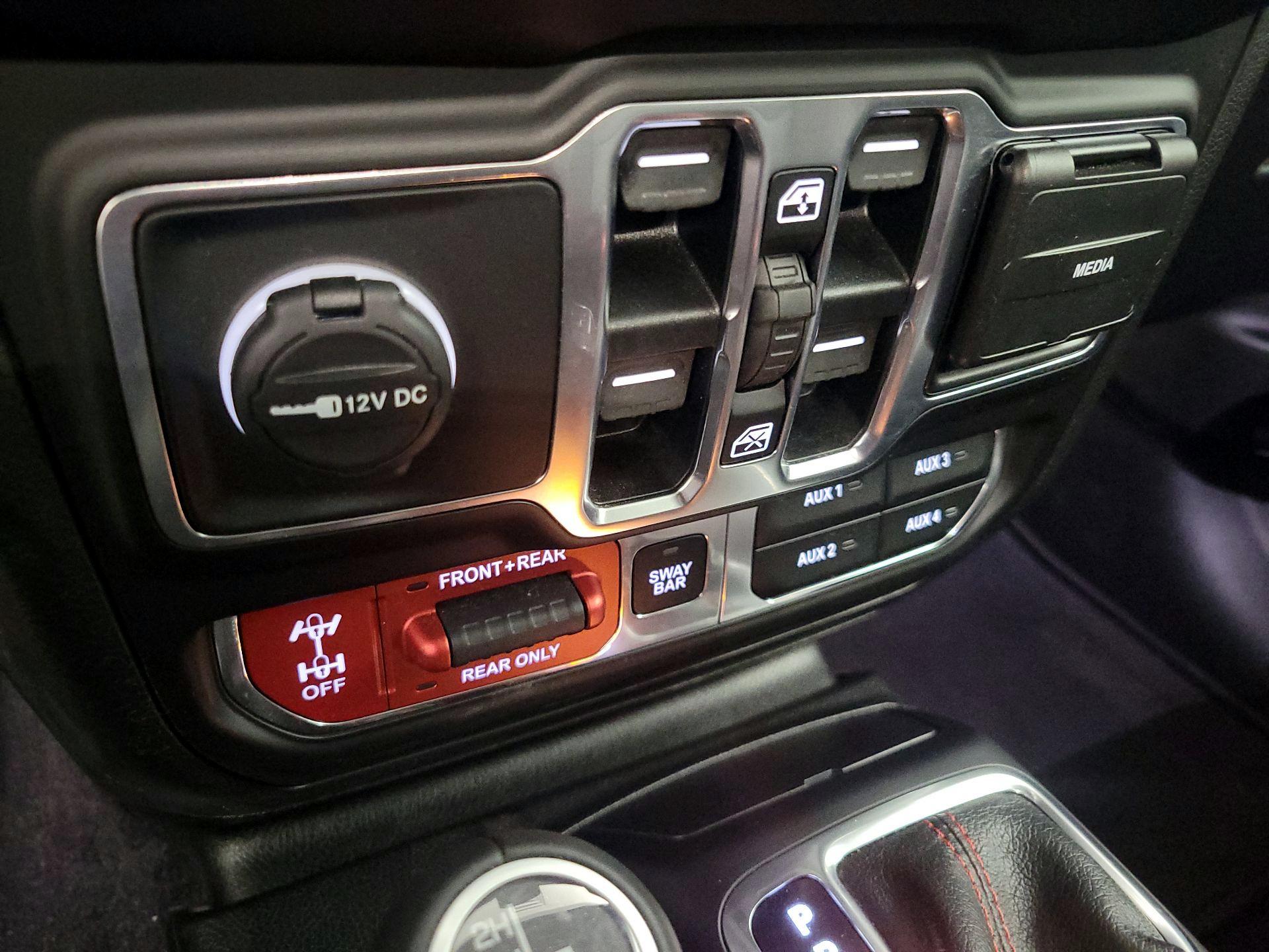 Thumbnail: 2020 Jeep Wrangler - 19