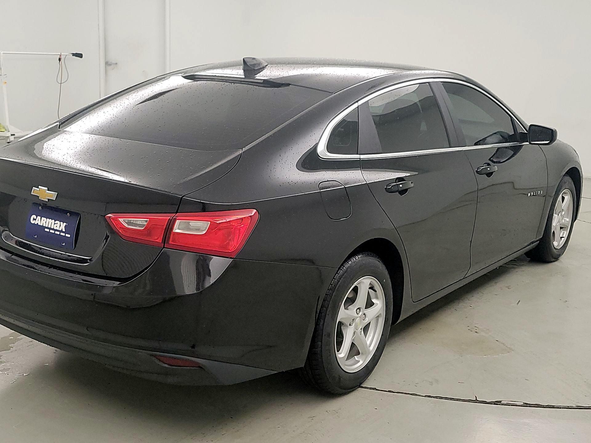 Thumbnail: 2018 Chevrolet Malibu - 5
