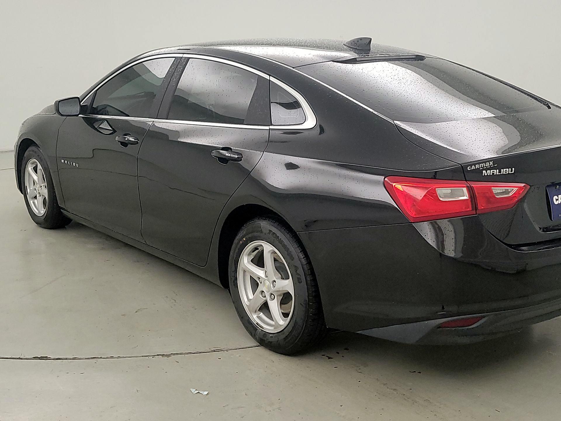 Thumbnail: 2018 Chevrolet Malibu - 7