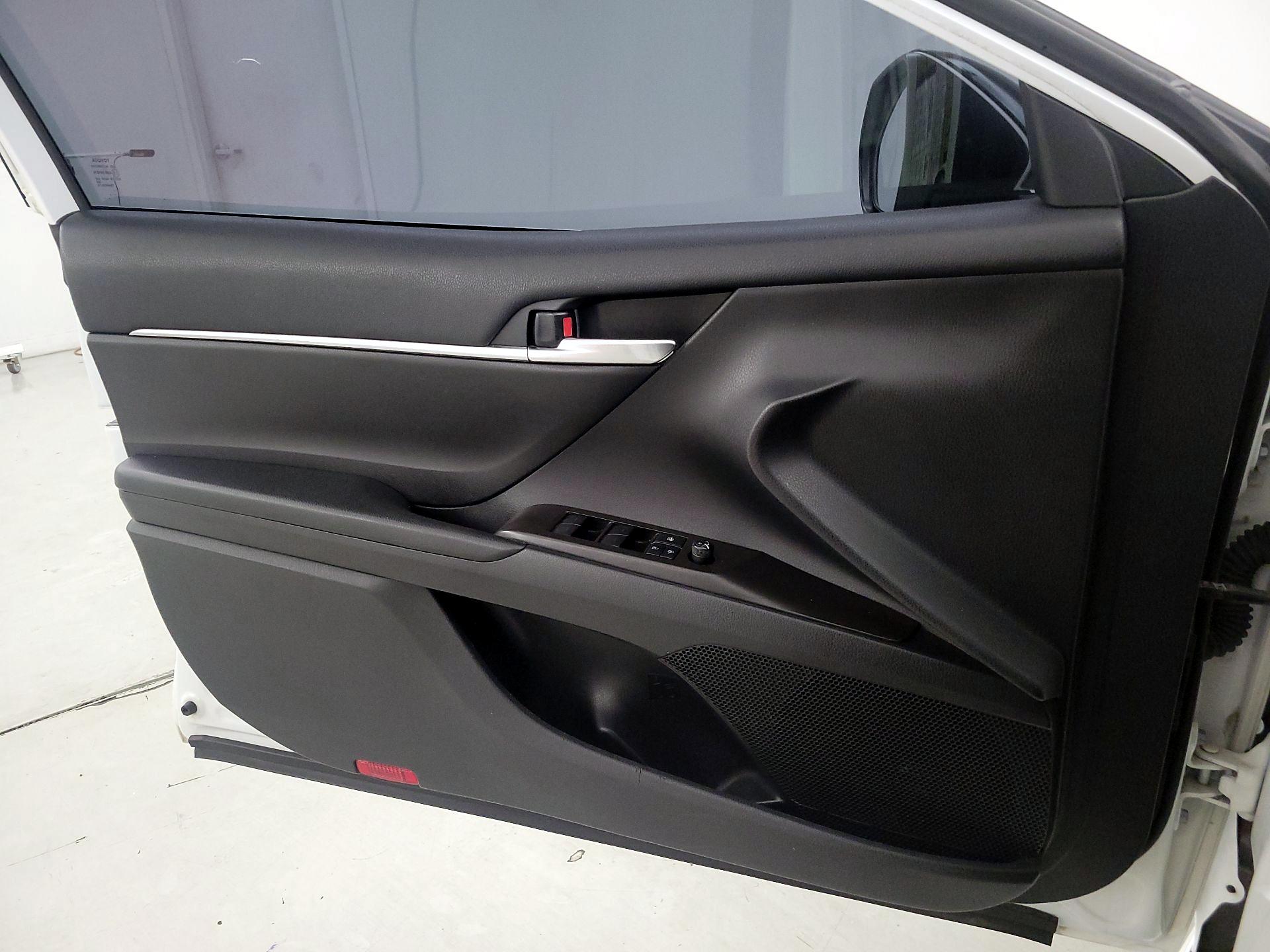 Thumbnail: 2021 Toyota Camry - 12