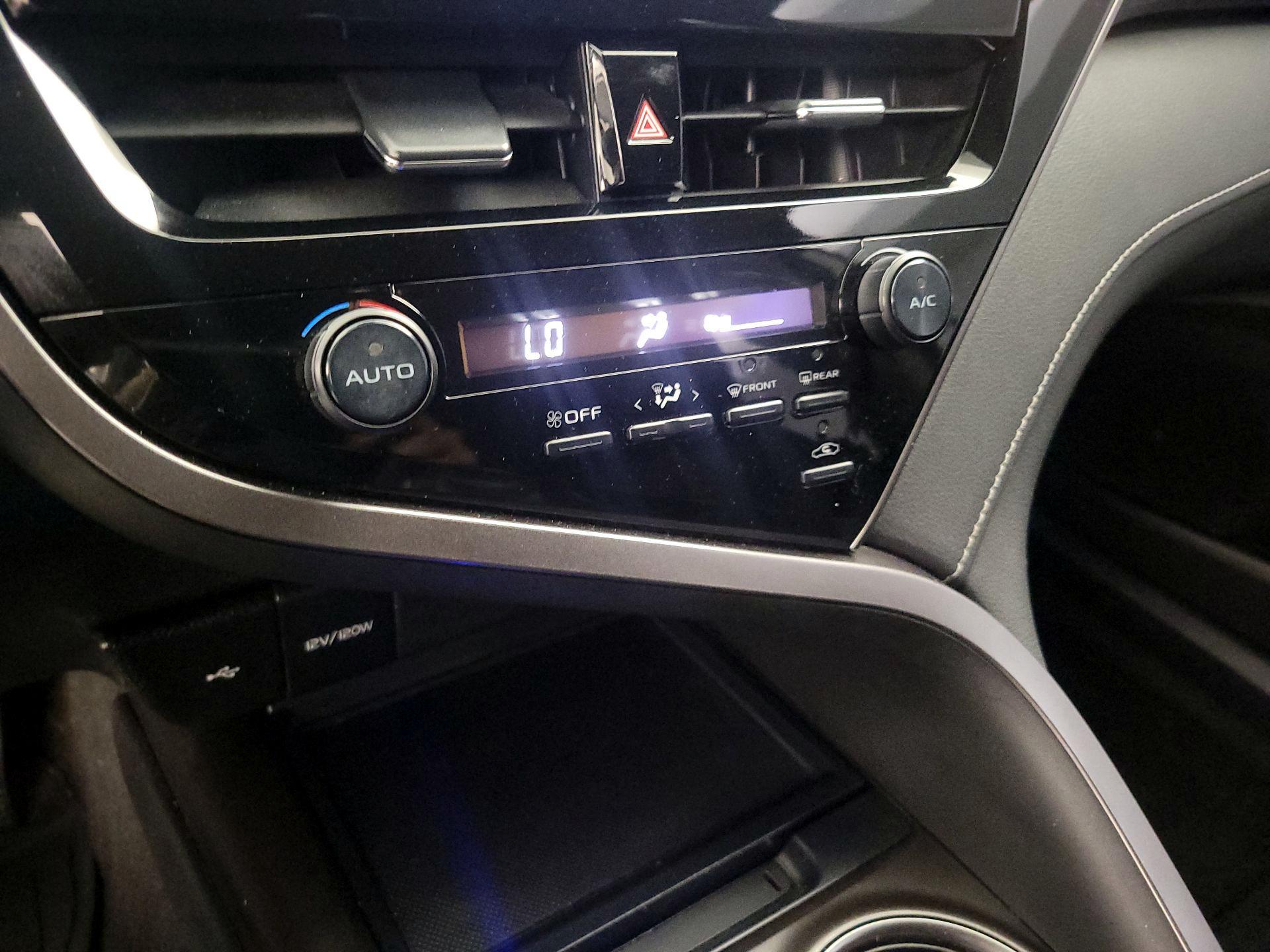 Thumbnail: 2021 Toyota Camry - 16