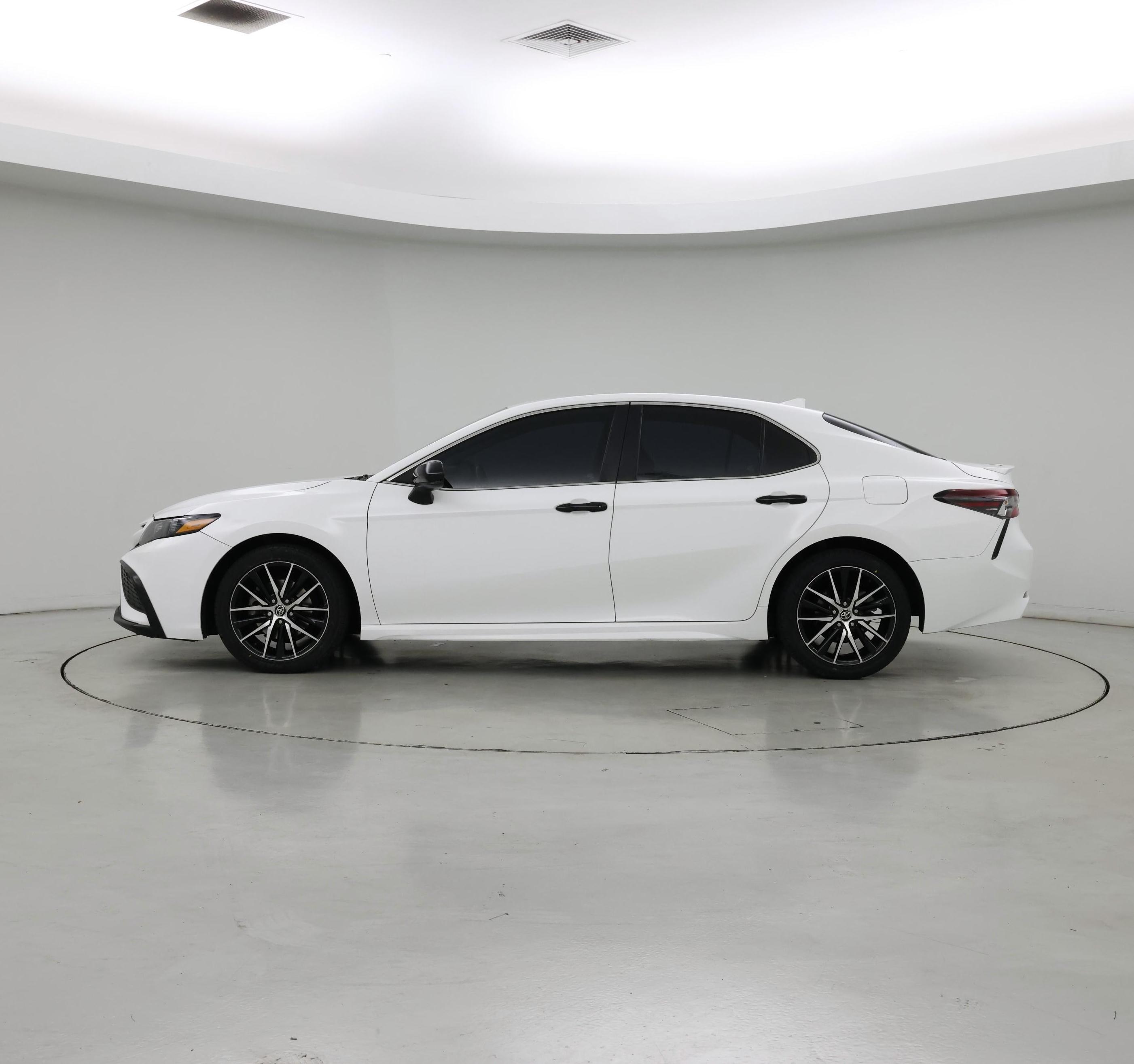 Thumbnail: 2021 Toyota Camry - 3