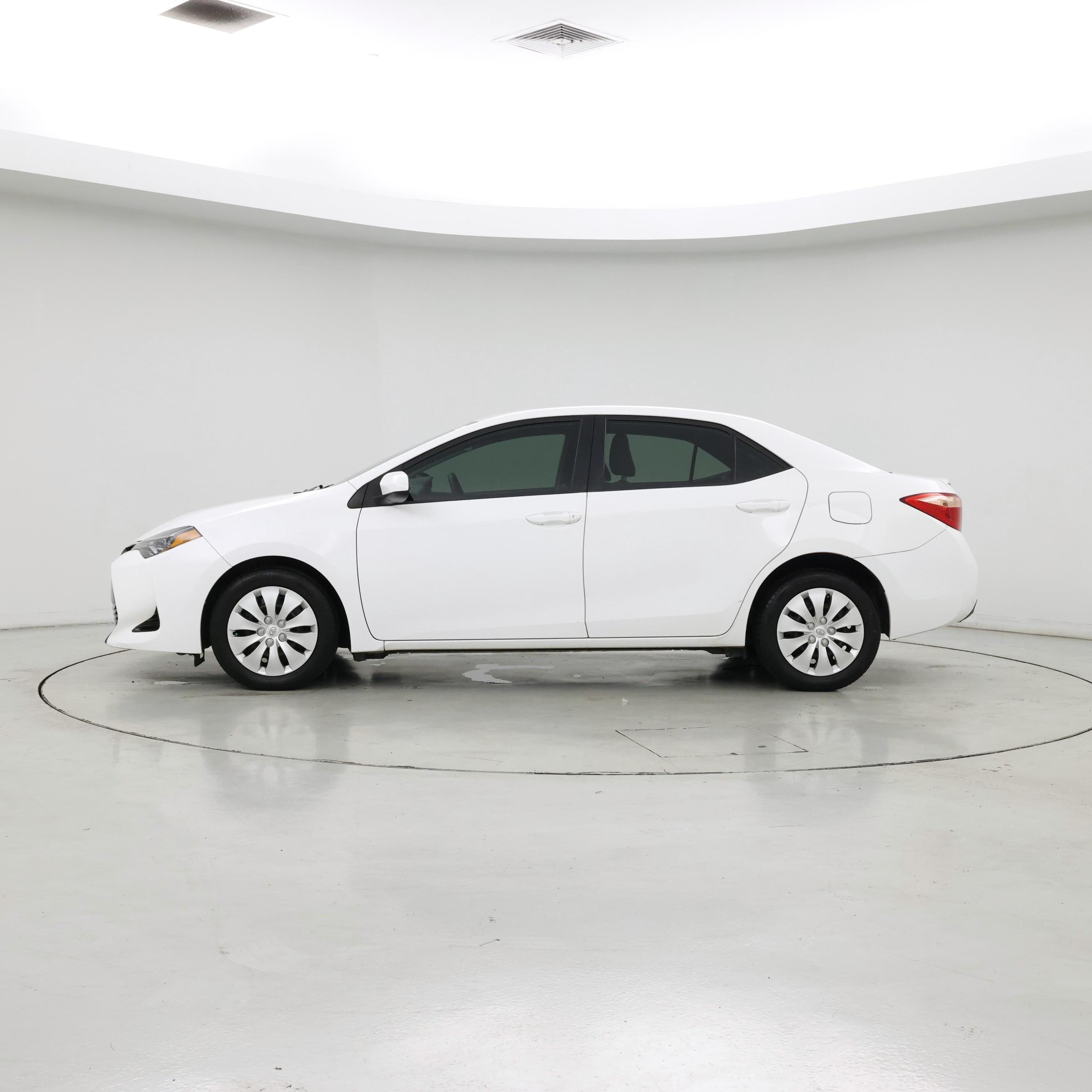 Thumbnail: 2019 Toyota Corolla - 3