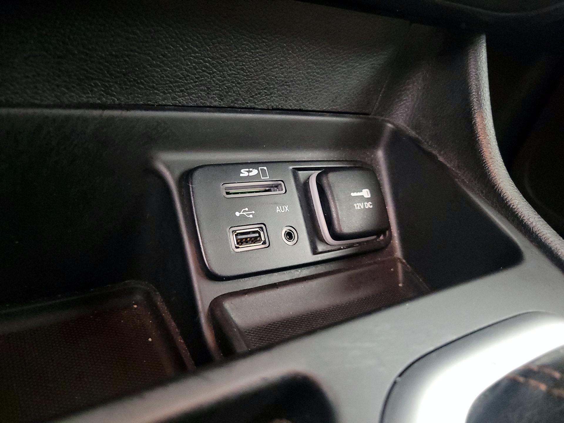 Thumbnail: 2017 Jeep Cherokee - 19