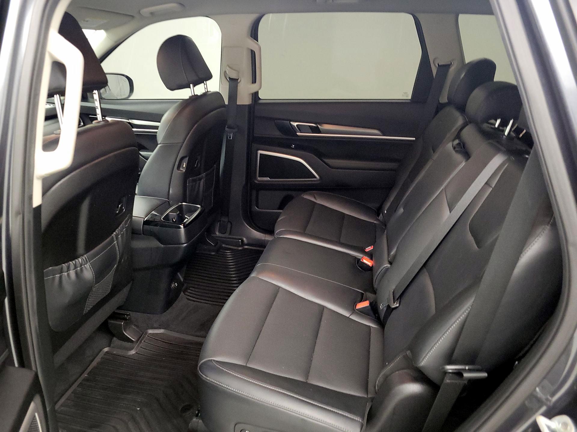 Thumbnail: 2022 Kia Telluride - 18