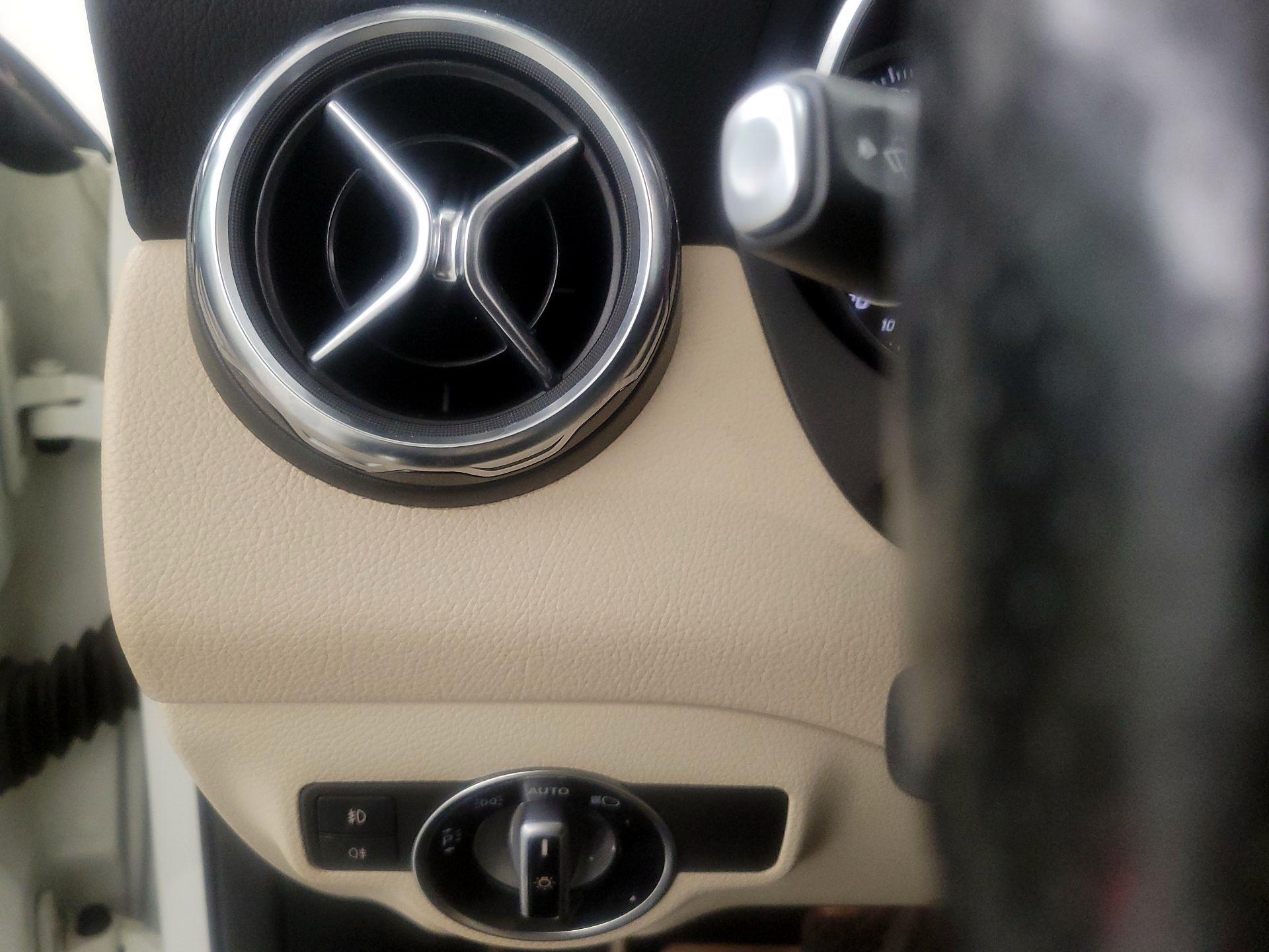 Thumbnail: 2018 Mercedes-Benz GLA - 13