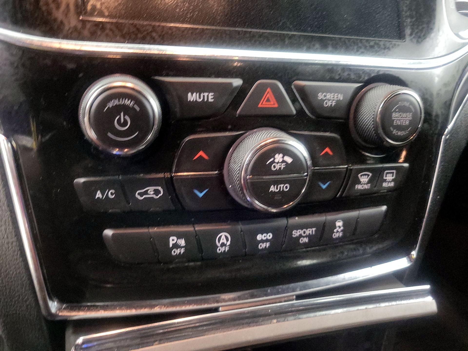 Thumbnail: 2021 Jeep Grand Cherokee - 17